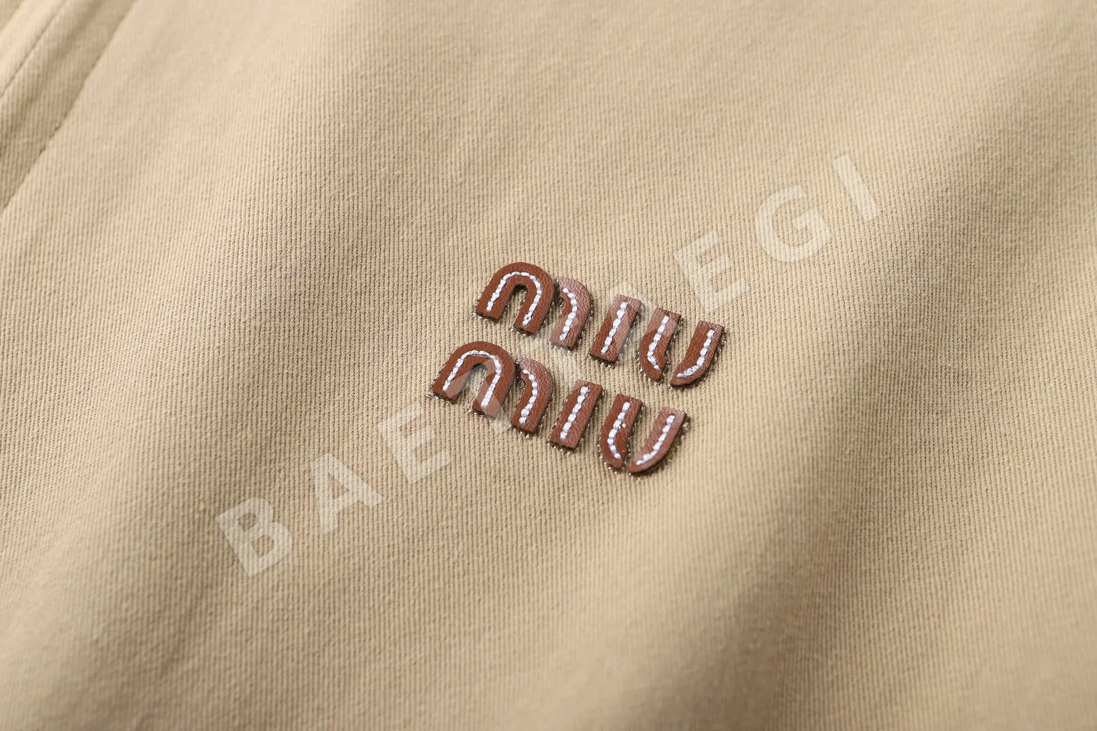 미우미우 무지 라펠 지퍼업 자켓 상세 이미지 6