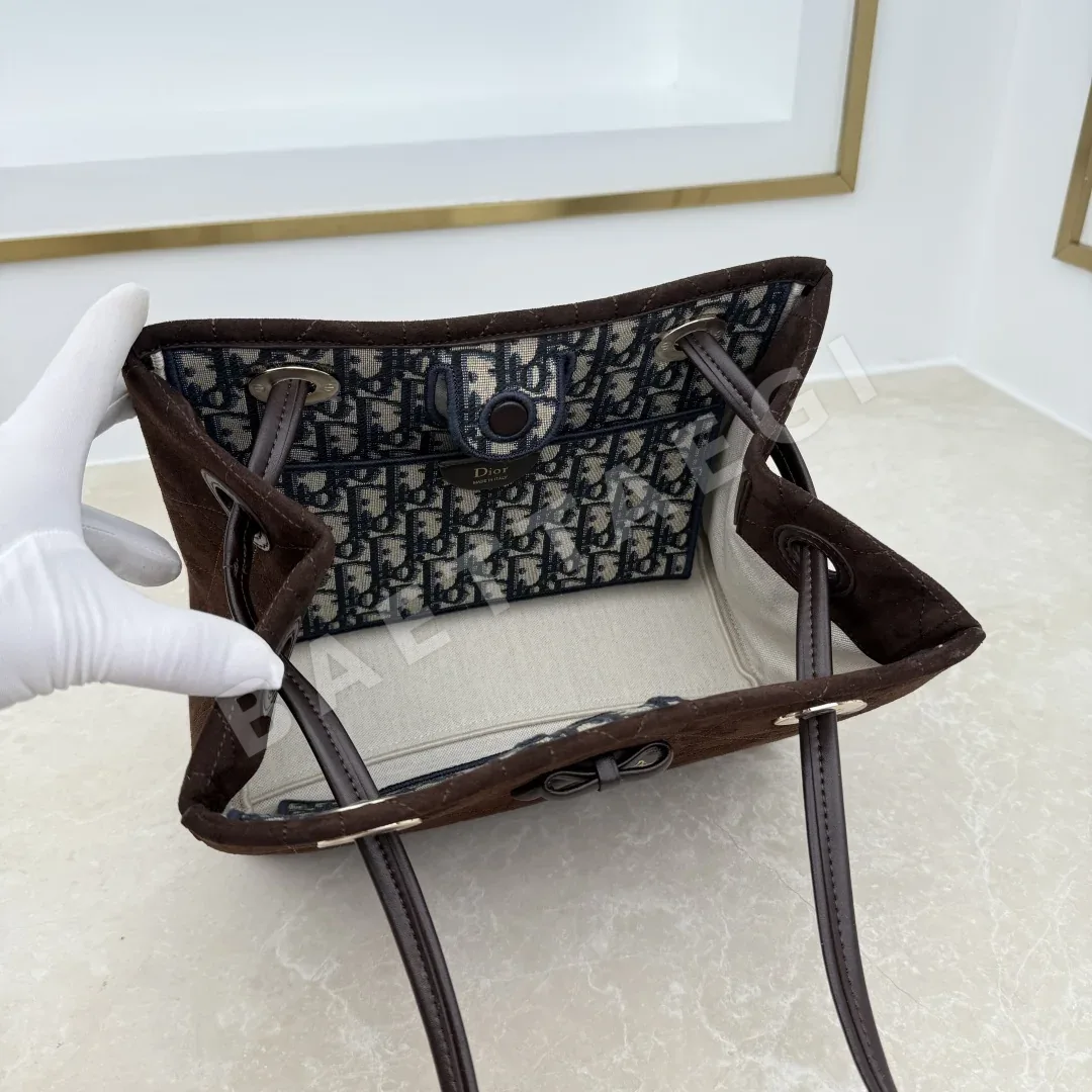 디올 프로뮈나드 스웨이드 토트백 상세 이미지 8