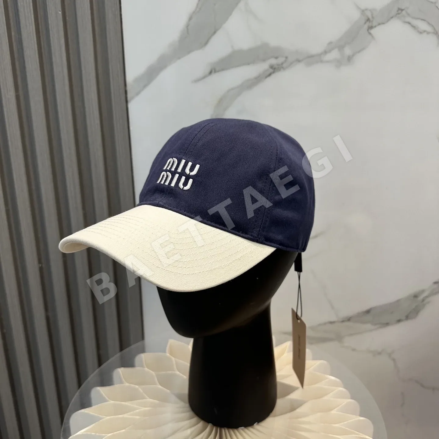 미우미우 컬러 블록 자수 야구모자 118981