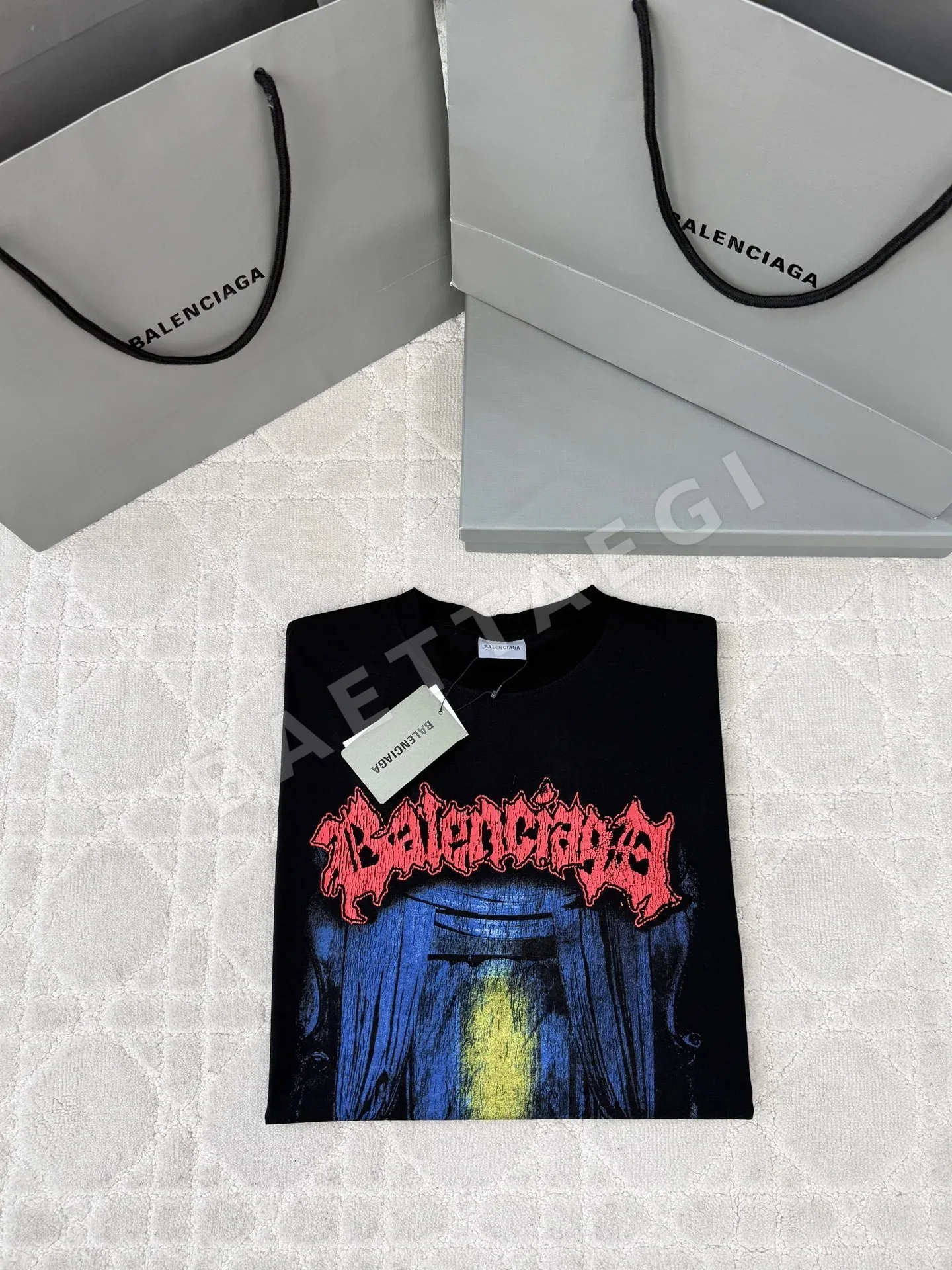발렌시아가 다크 메탈릭 프린트 남성 반팔 티셔츠 상세 이미지 3