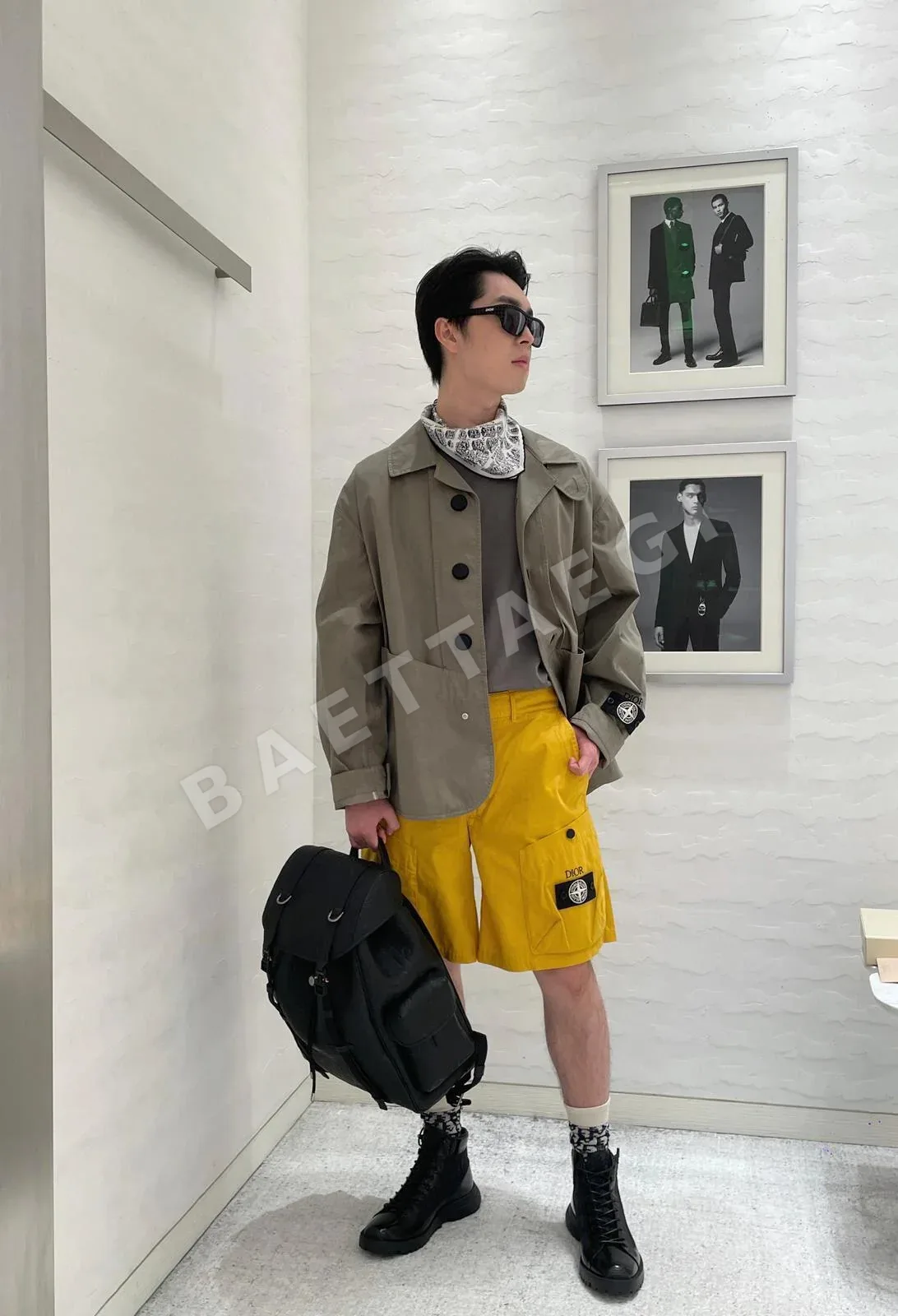 스톤아일랜드 코튼 혼방 자수 로고 반바지 상세 이미지 3