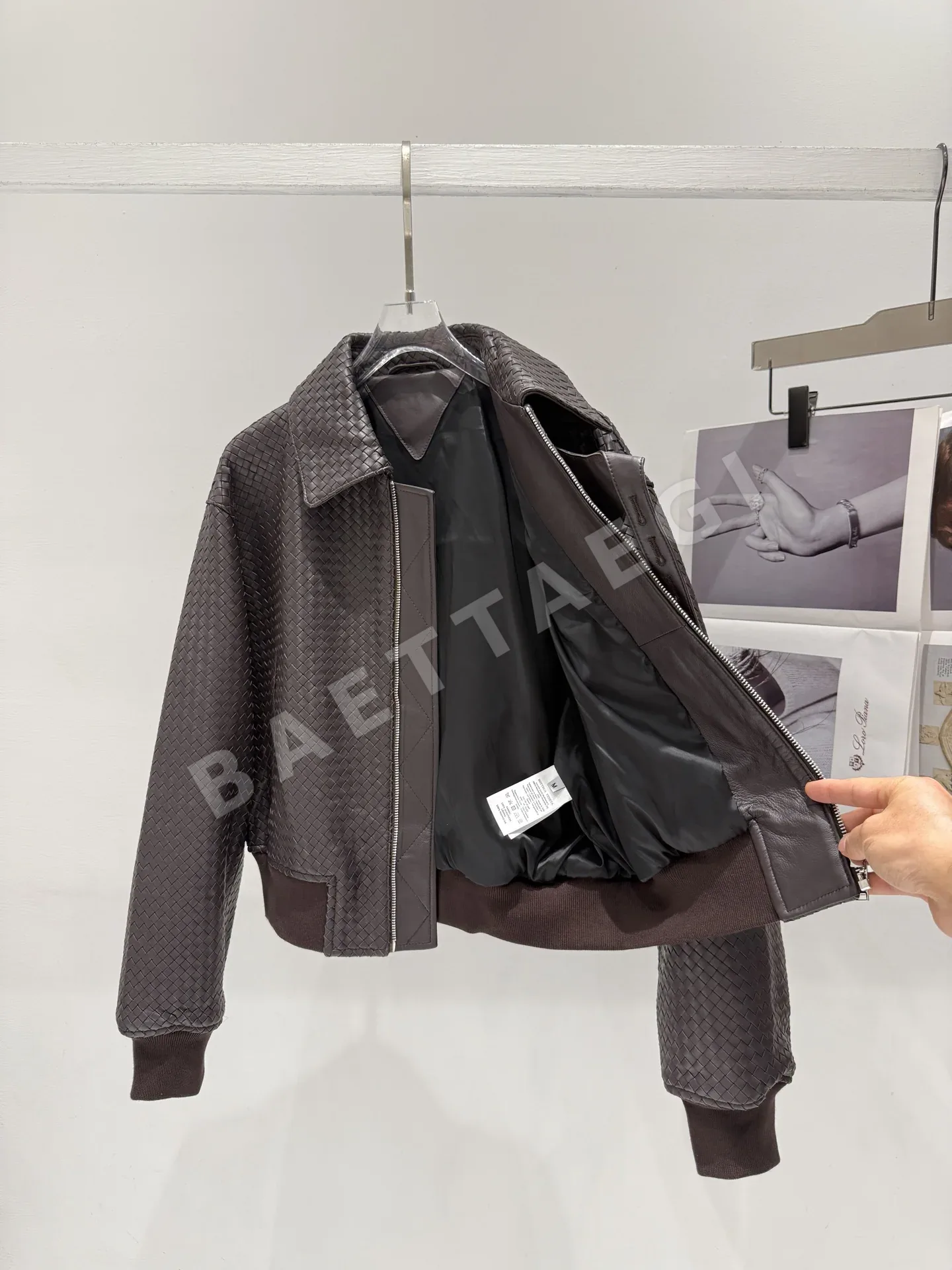 보테가베네타 램스킨 오프숄더 여성 자켓 상세 이미지 8