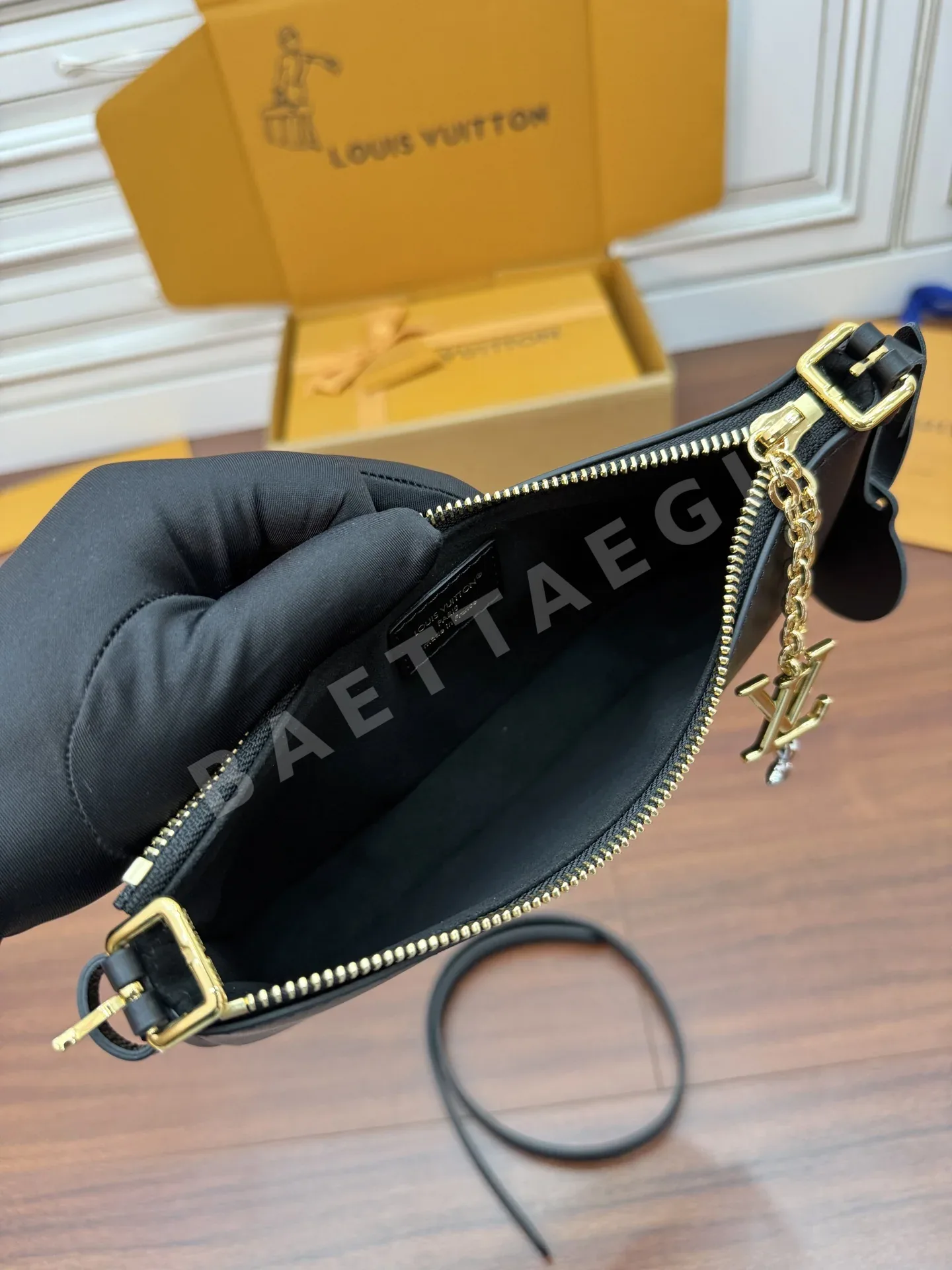 루이비통 M25525 가방 상세 이미지 7