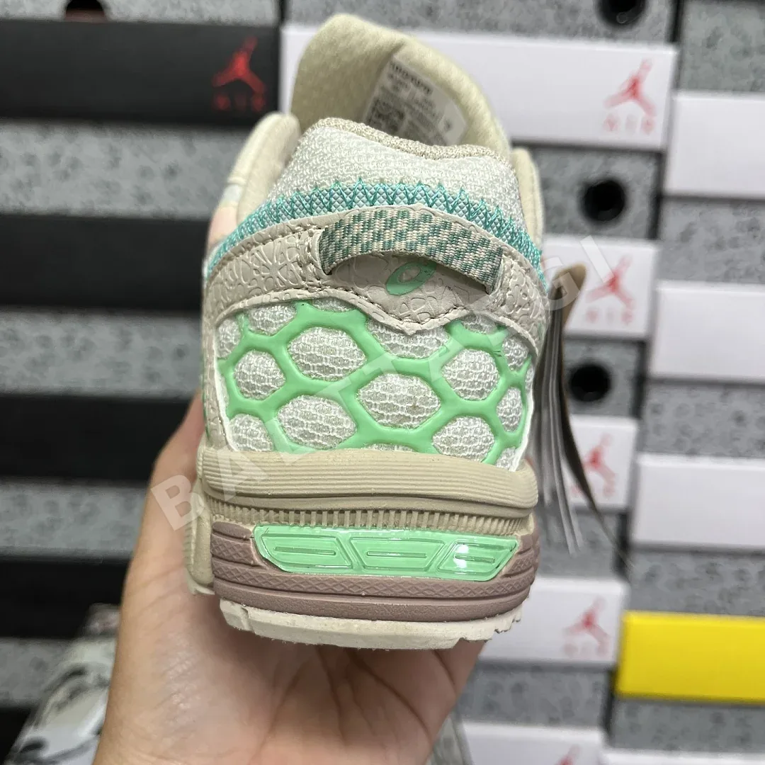 아식스 [XY] 젤 카하나 8 1012A978-101 200348 Asics Gel-Kahana 8 상세 이미지 8