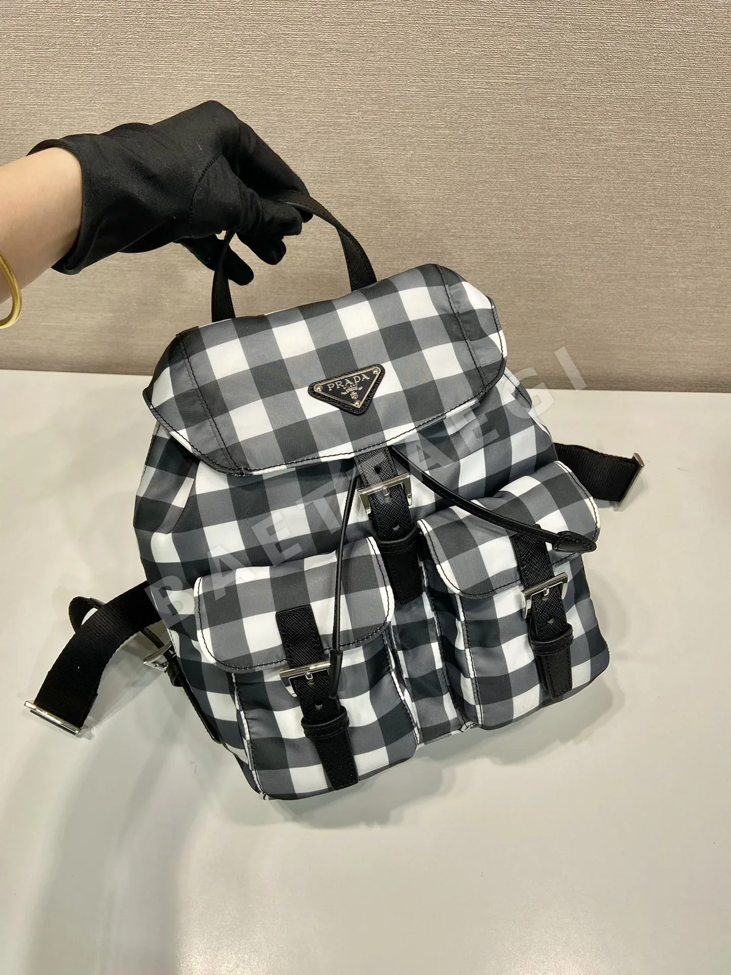 프라다 체크무늬 백팩 1BZ677 상세 이미지 3