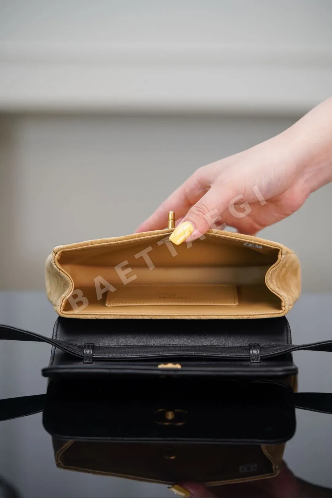 샤넬 초콜릿 컬러 패치워크 가죽 플랩백 가방 상세 이미지 8
