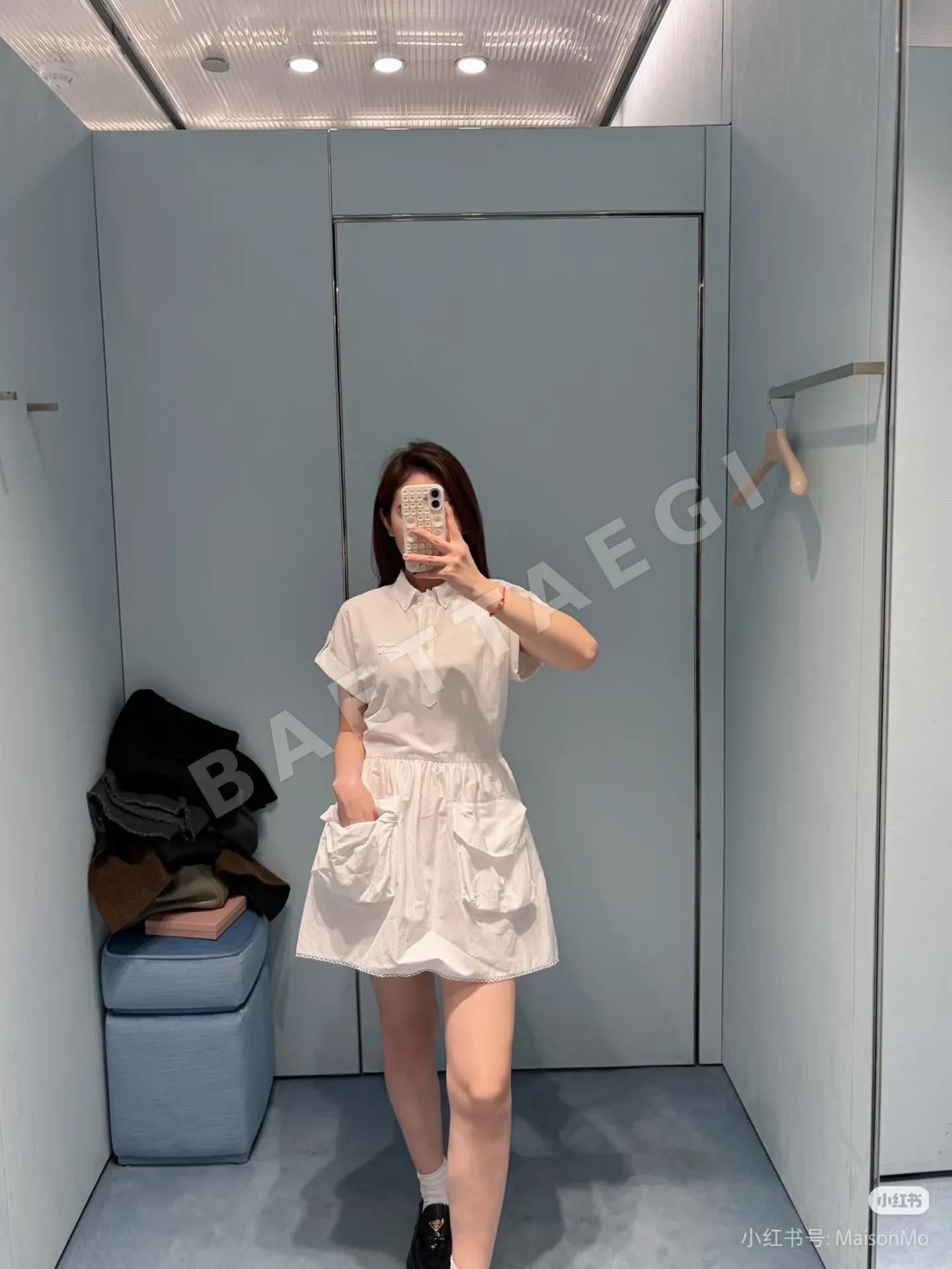 미우미우 로고 자수 포켓 레이스 반팔 원피스 상세 이미지 6