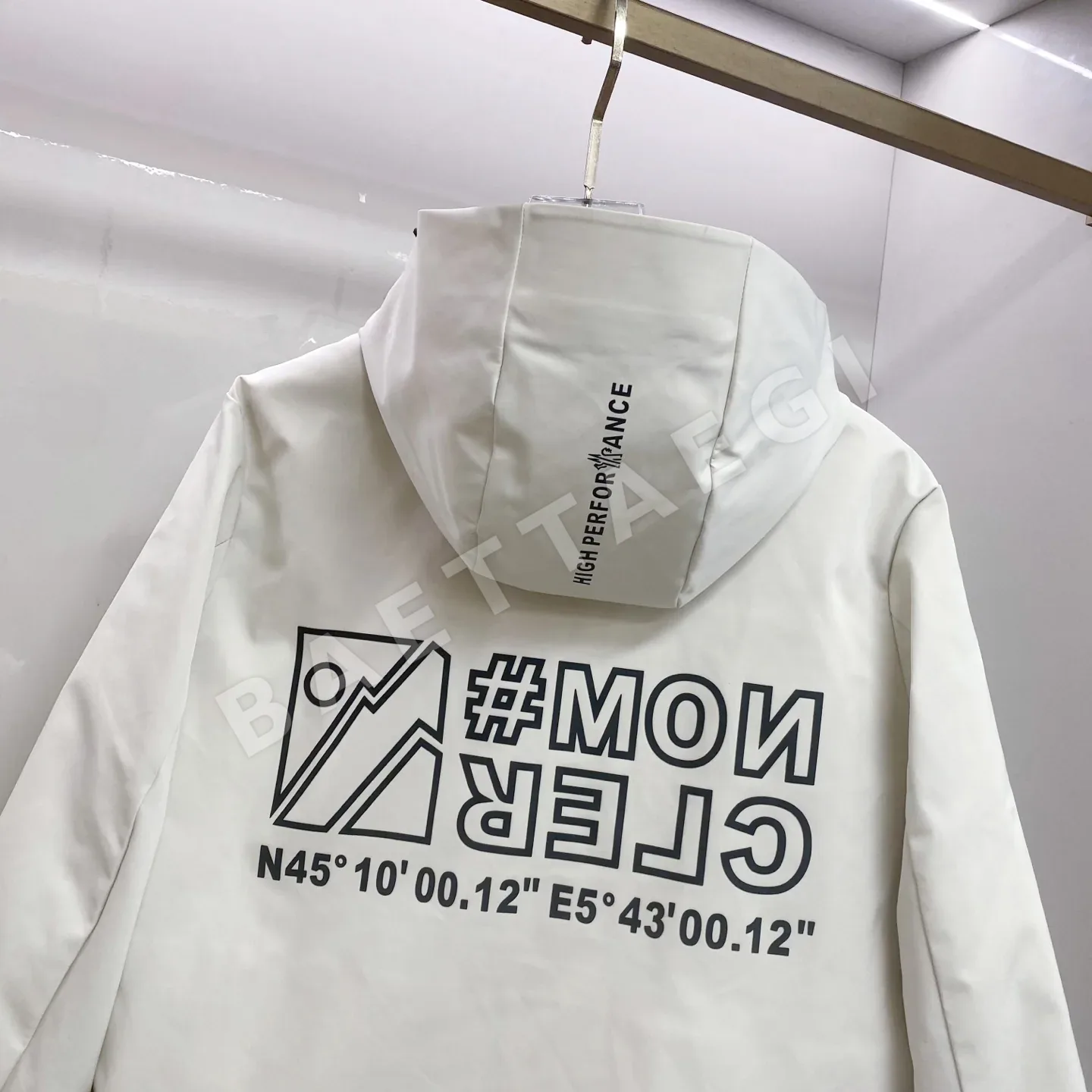 몽클레르 그레노블(Moncler Grenoble) 기능성 후드 스키 자켓 다운 패딩 상세 이미지 3