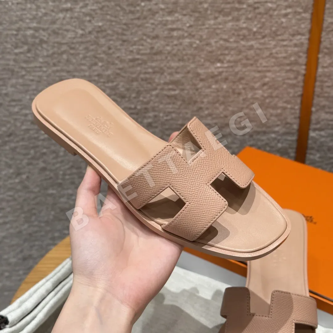 에르메스 오란 샌들 8530