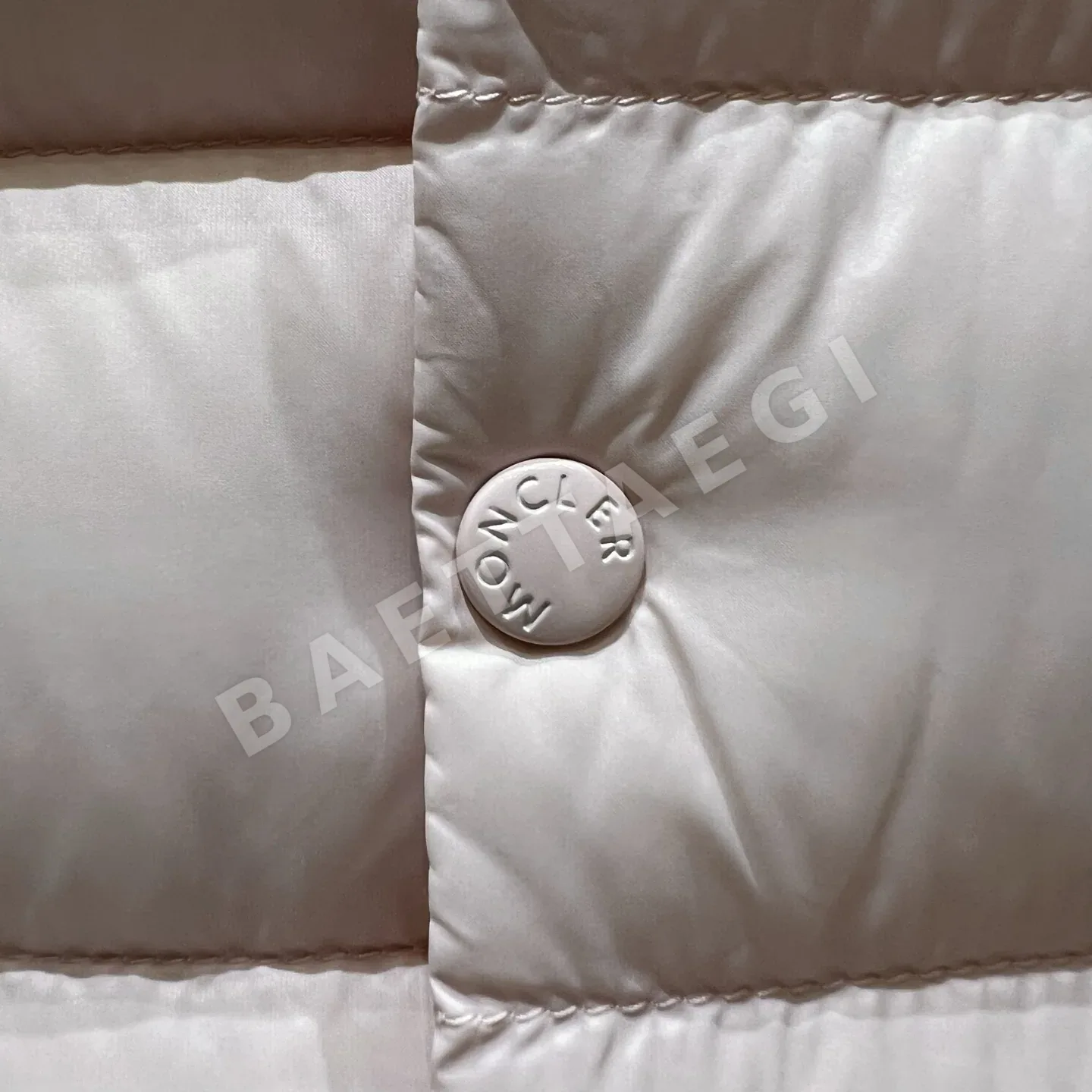 몽클레르 리앙 다운 스탠드 카라 여성 조끼 상세 이미지 7