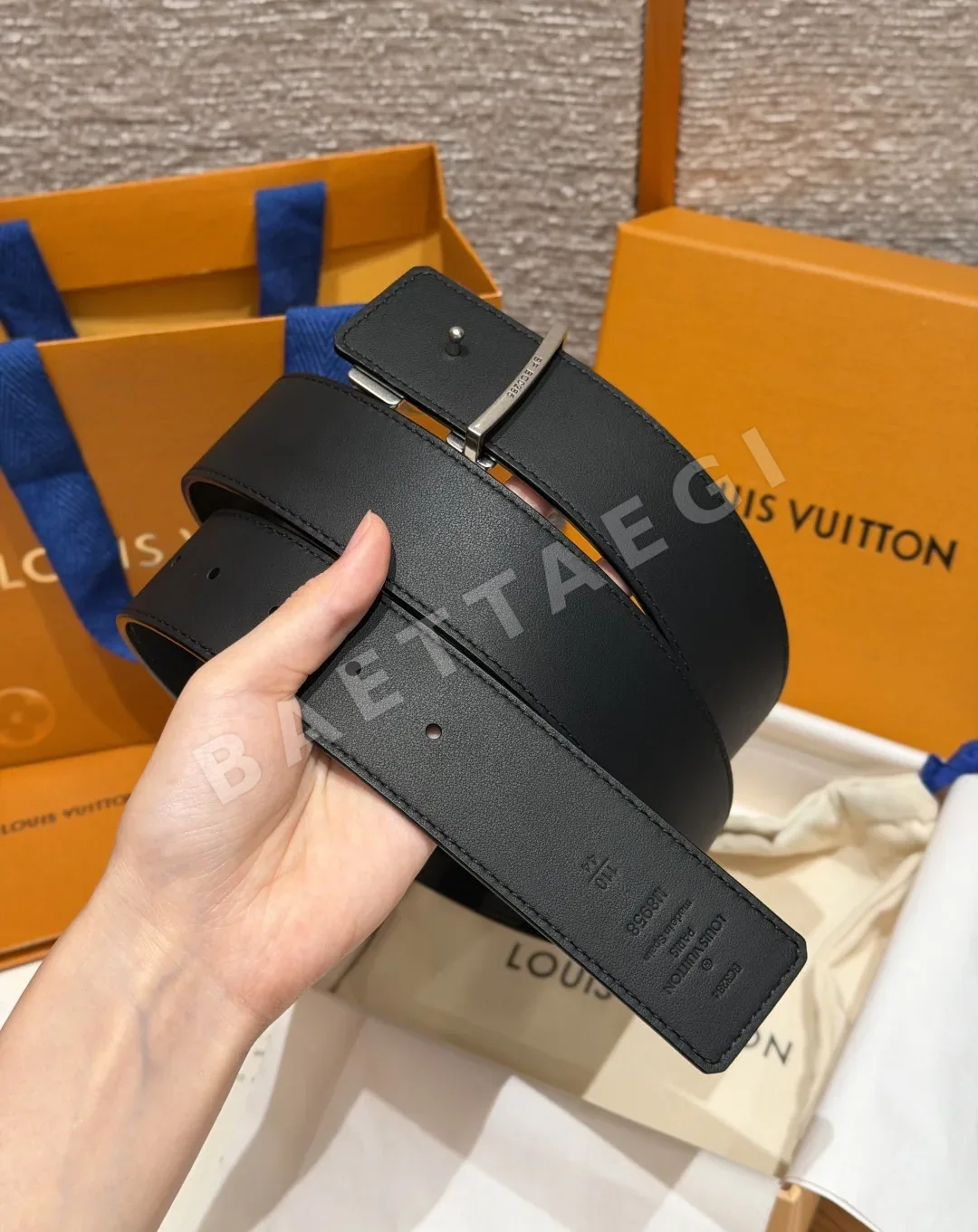 루이비통 이니셜 40mm 리버시블 벨트 상세 이미지 3
