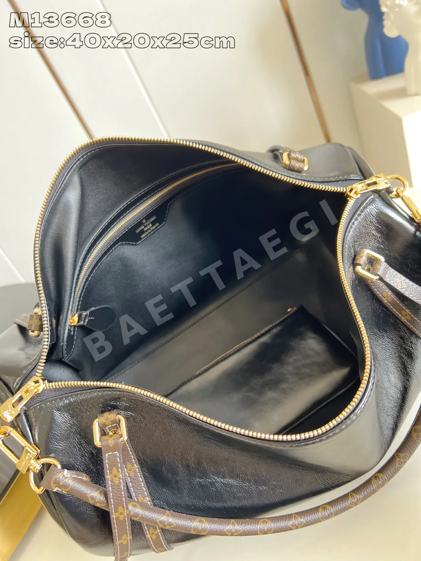 루이비통 M13668 블랙 키폴 핸드백 상세 이미지 11