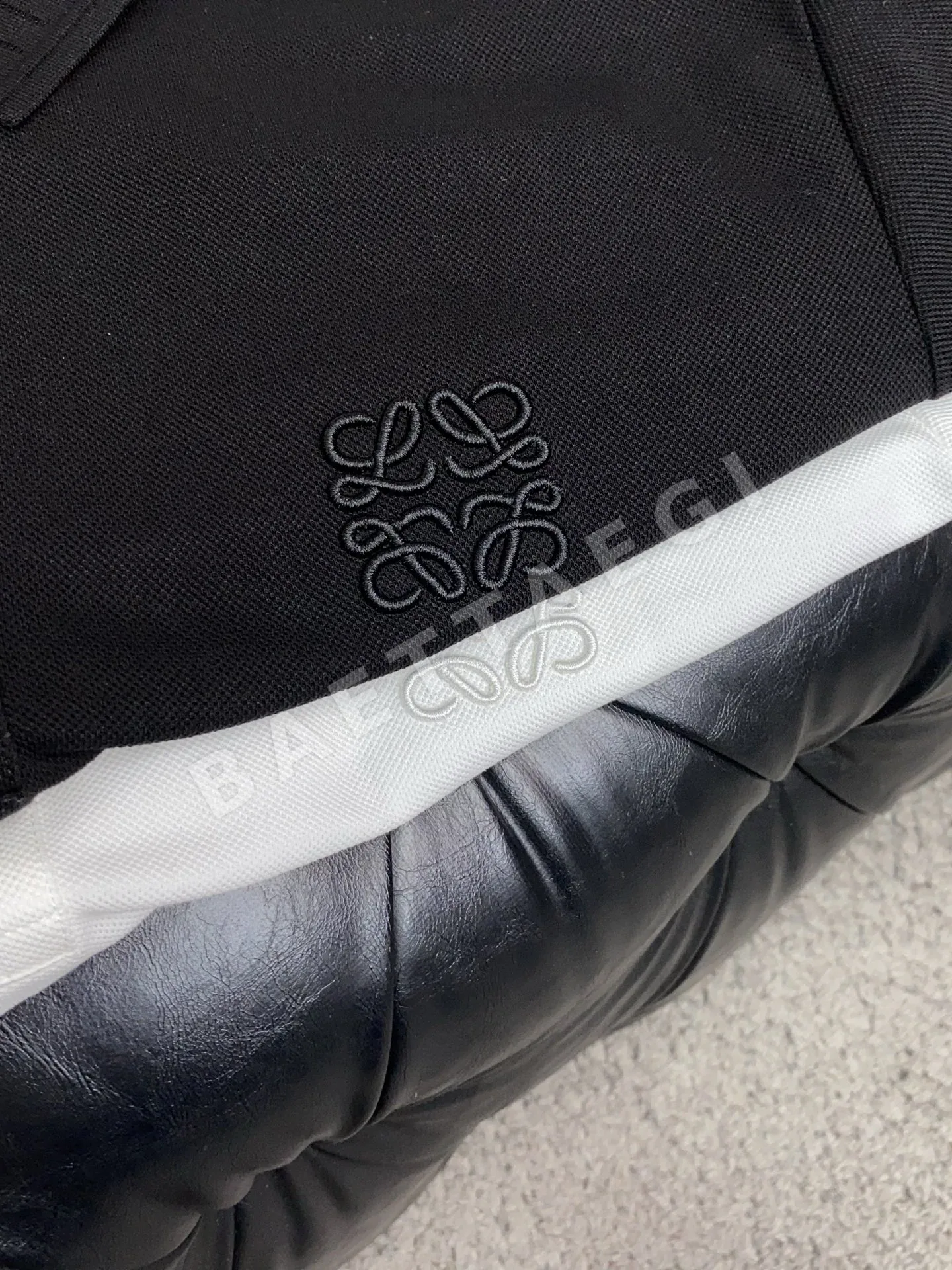 로에베 고급 피케 소재 남성 반팔 폴로셔츠 상세 이미지 7