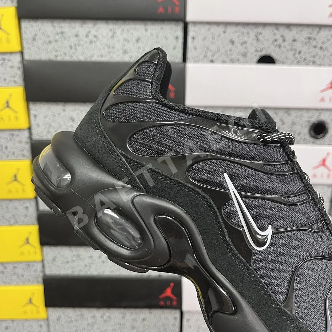나이키 [DF] 에어 맥스 플러스 DZ4509-001 201078 Nike Air Max Plus Black Blue Red 상세 이미지 7