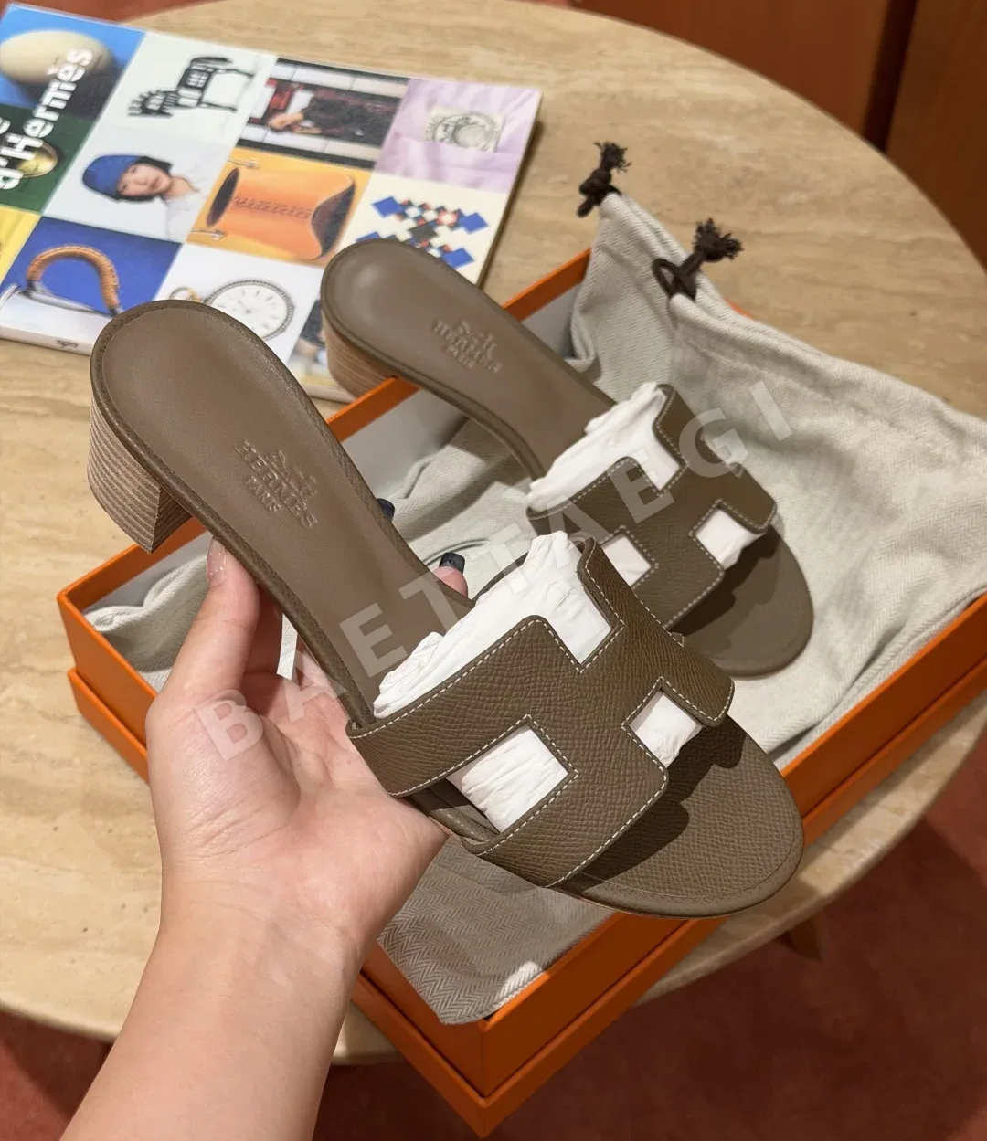 에르메스 오아시스 샌들 Calfskin H 컷아웃 상세 이미지 1