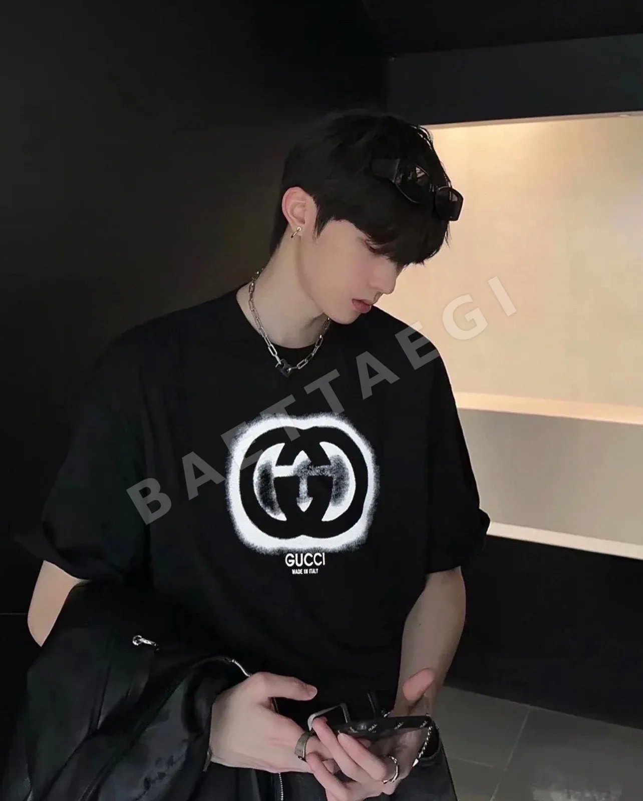 구찌 더블 G 인터로킹 프린트 크루넥 반팔 티셔츠 상세 이미지 2