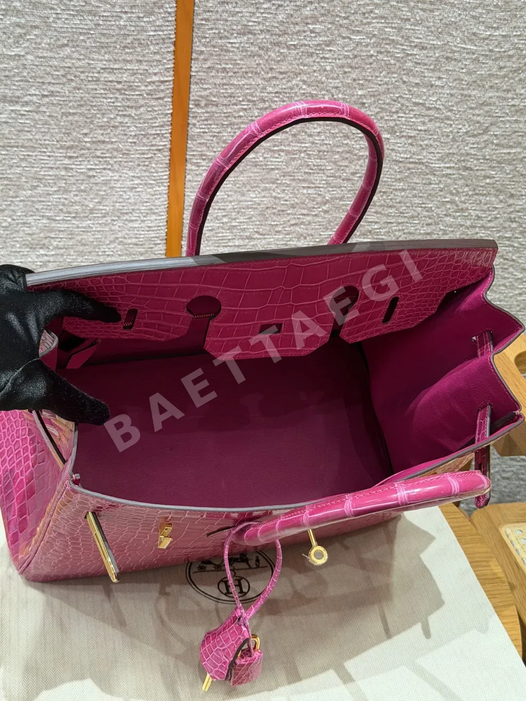 에르메스 버킨 35 로즈셰헤라자드 포로사스 악어가죽 가방 상세 이미지 8