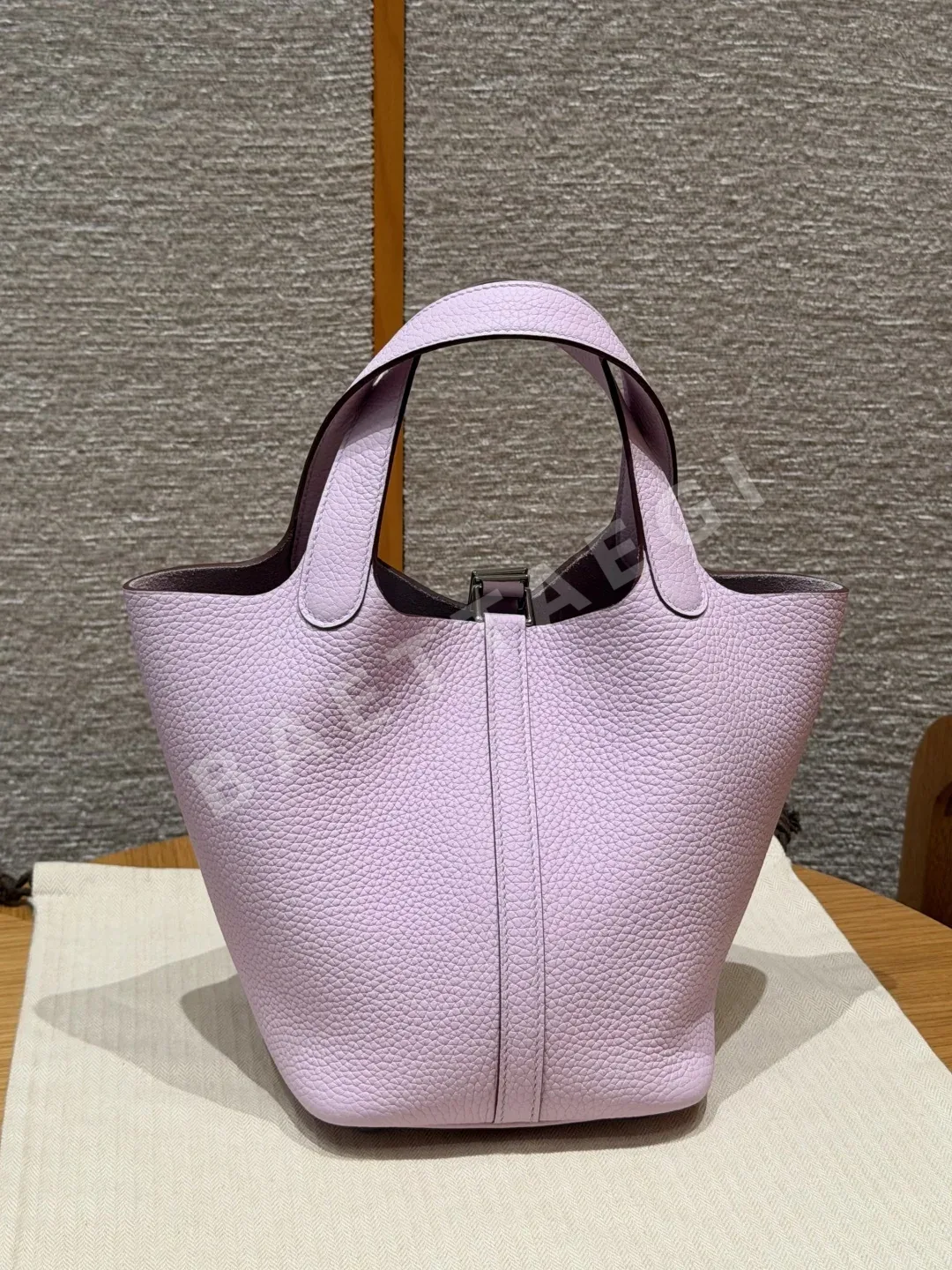 에르메스 피코탄 락 18 cm 클레망스 가죽 가방 상세 이미지 2