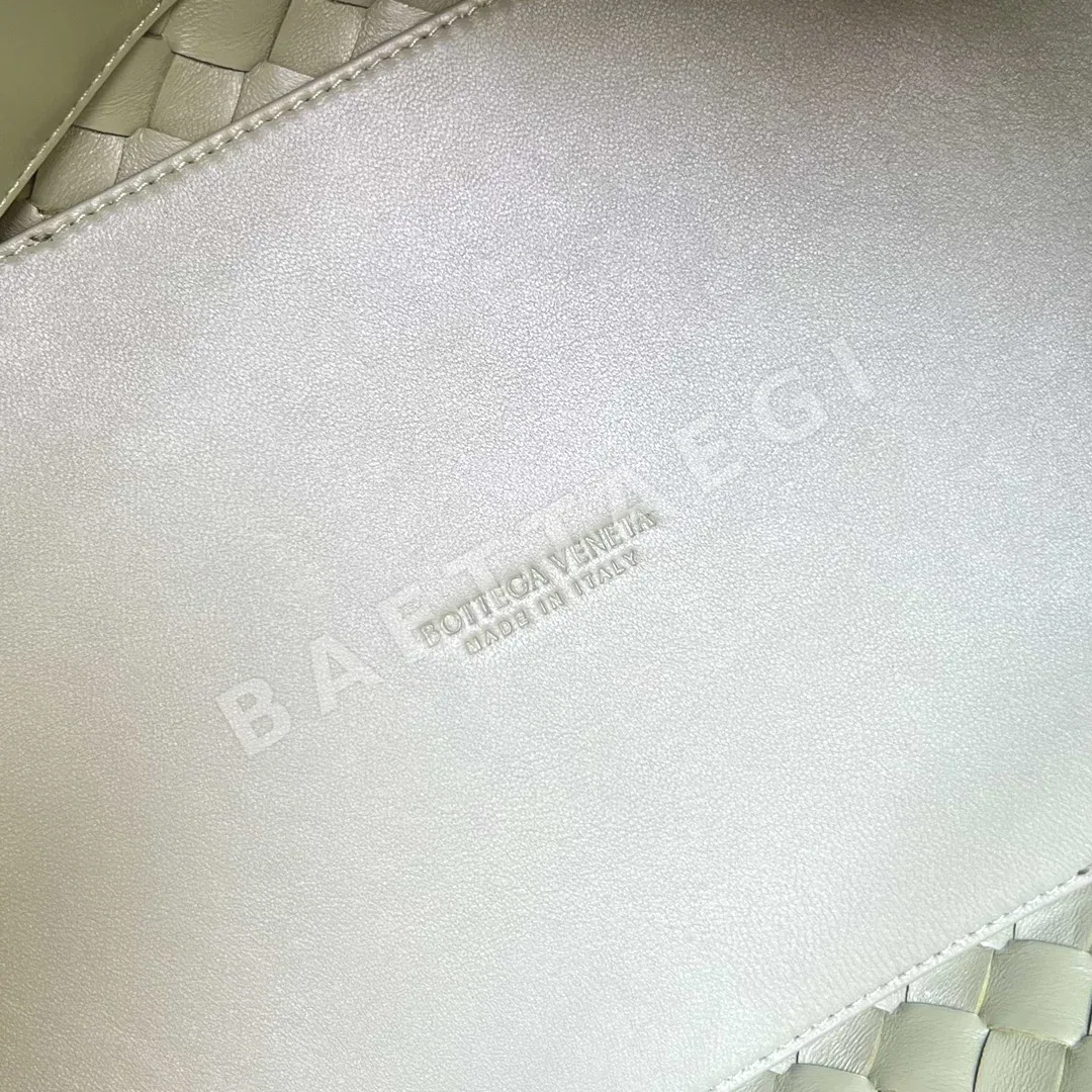 보테가베네타 안디아모 나파 양가죽 핸드백 743575 4579 상세 이미지 8