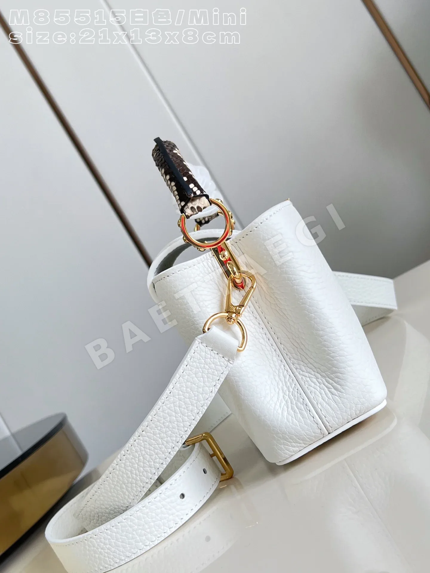 루이비통 M85515 화이트 카푸신 핸드백 미니 상세 이미지 3
