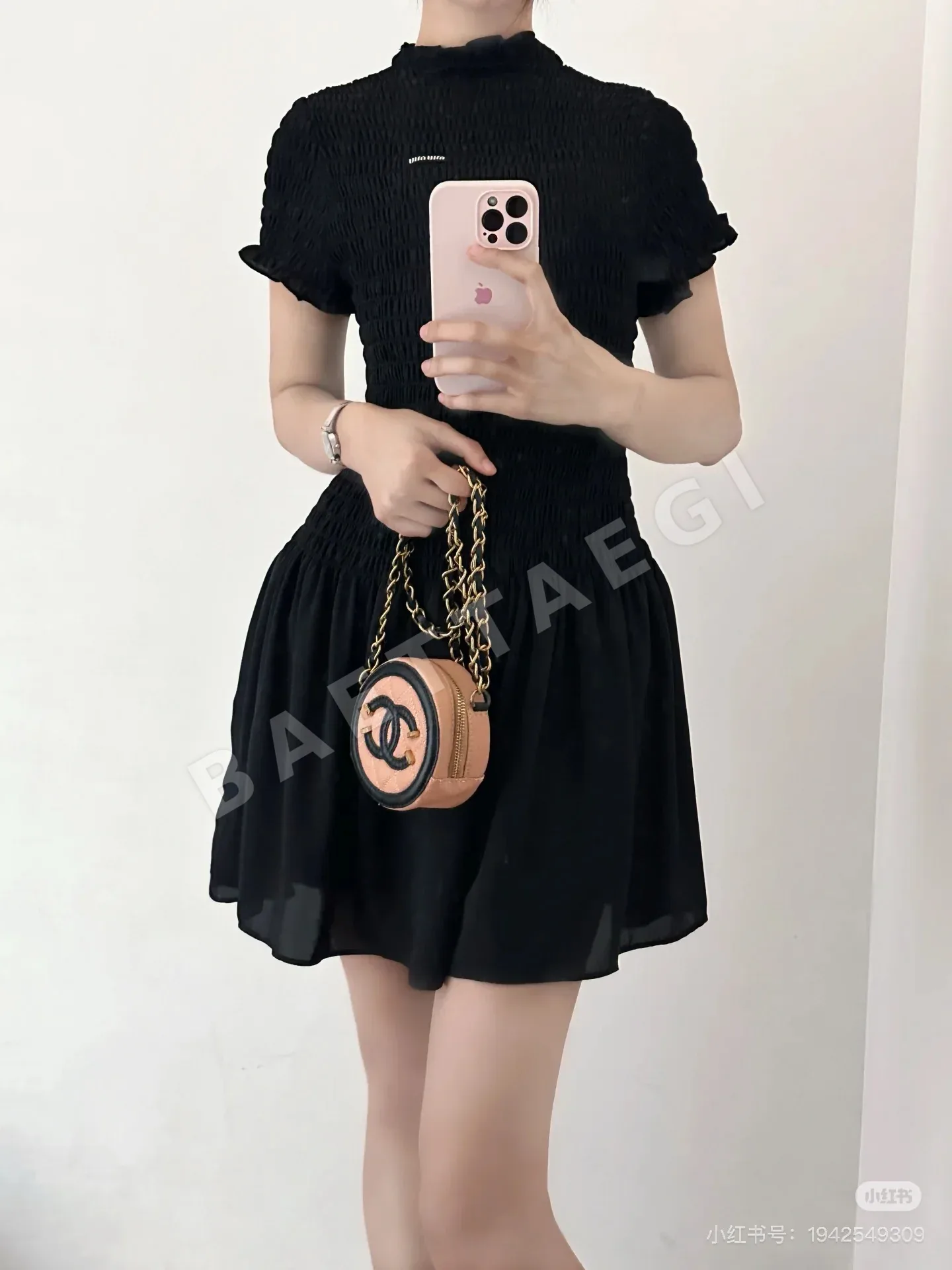 미우미우 블랙 주름 스탠드카라 반소매 실크 원피스 상세 이미지 3