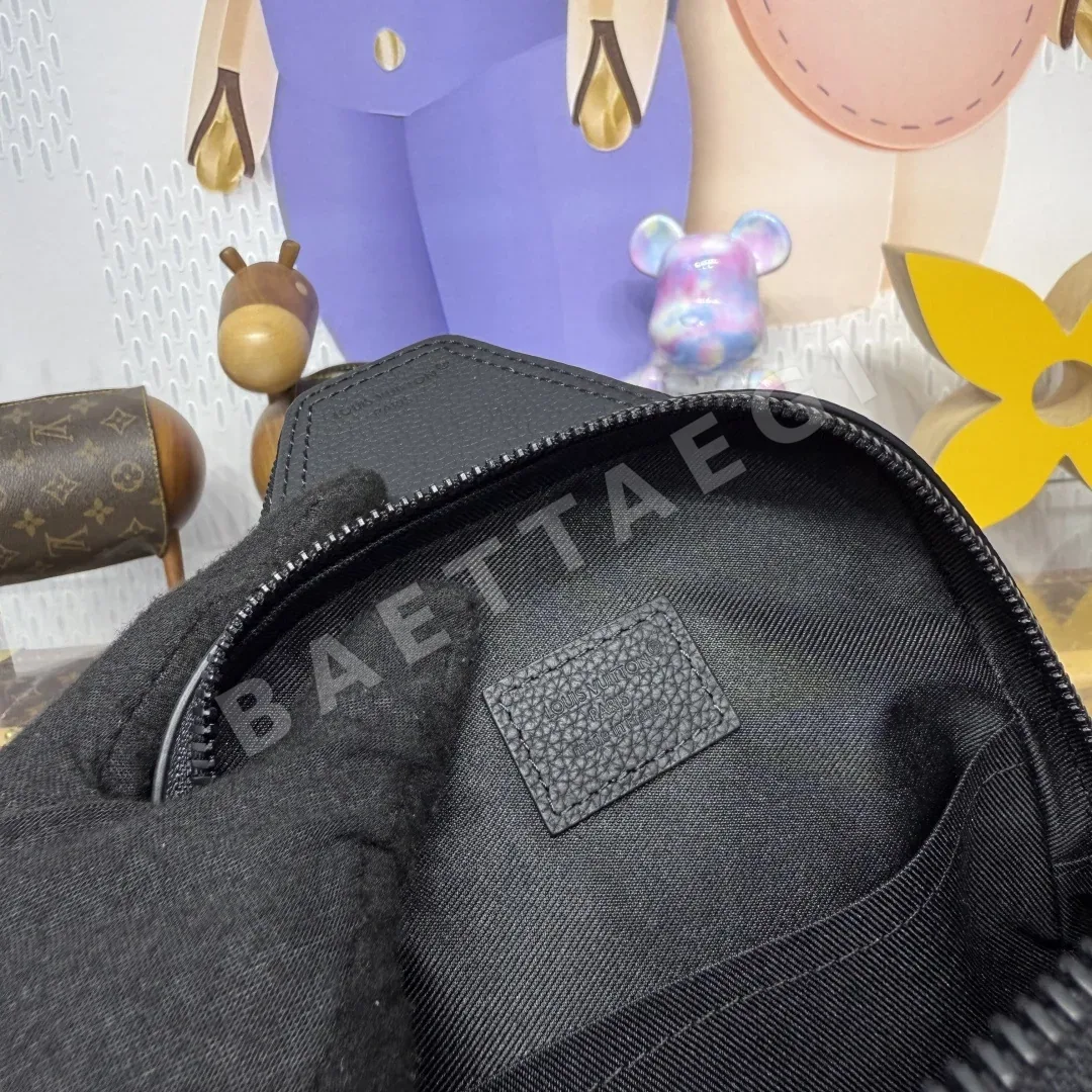 루이비통 에어로그람 페블드 가죽 숄더백 M15255 상세 이미지 8