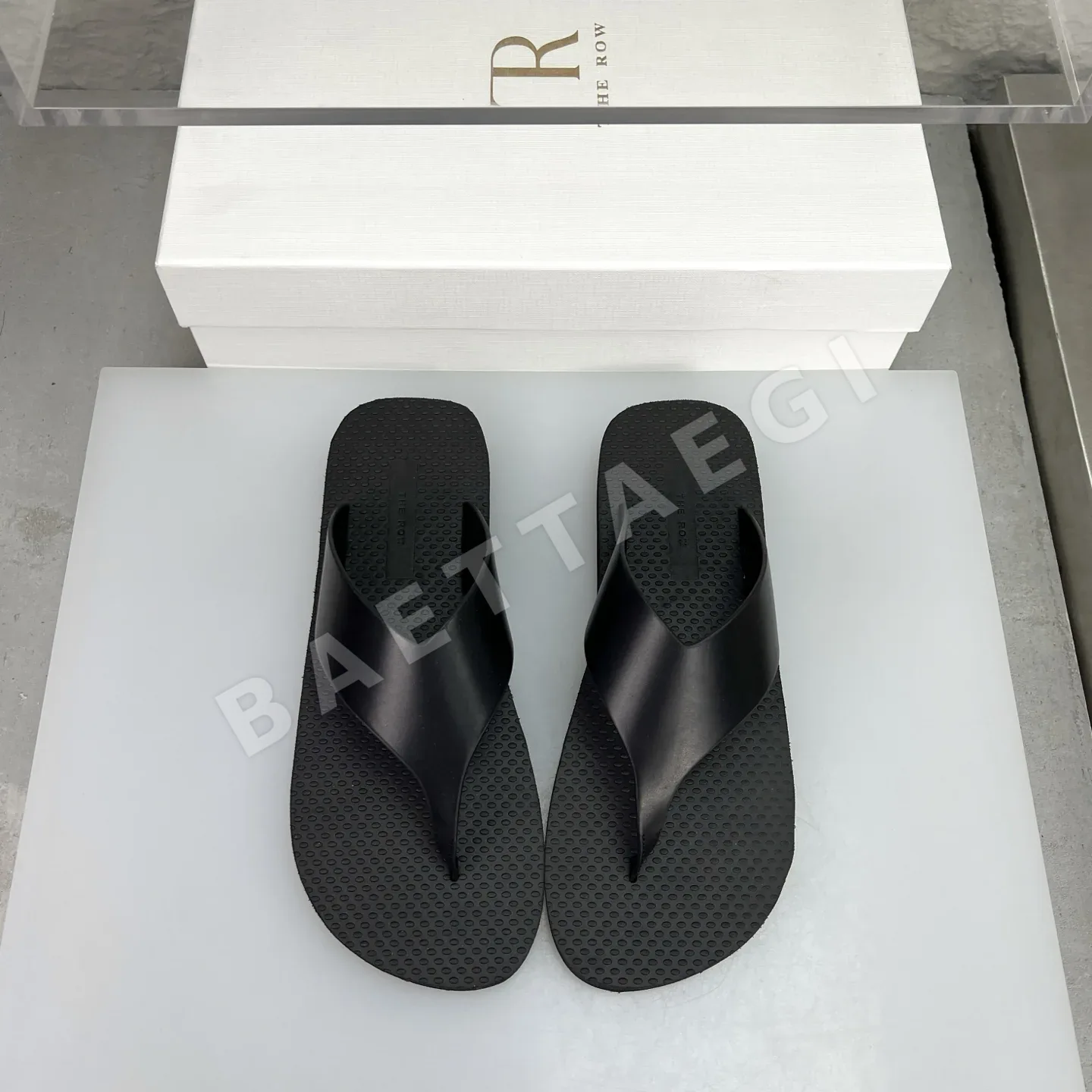 더로우 미니멀리스트 슬리퍼 105846