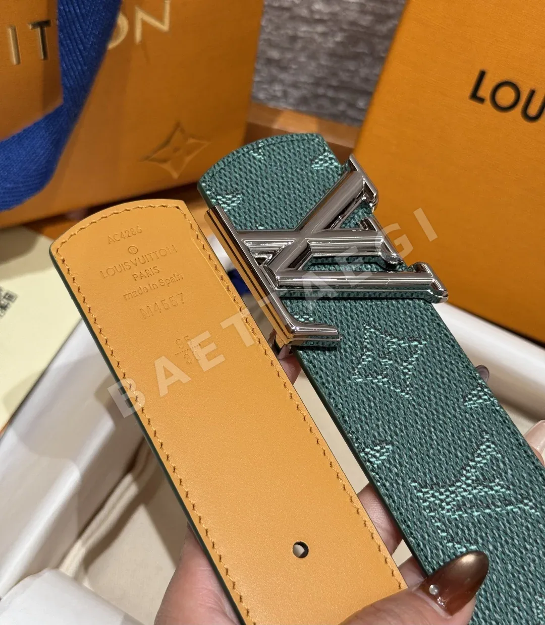 루이비통 디멘션 모노그램 헤리티지 40mm 리버서블 벨트 상세 이미지 6