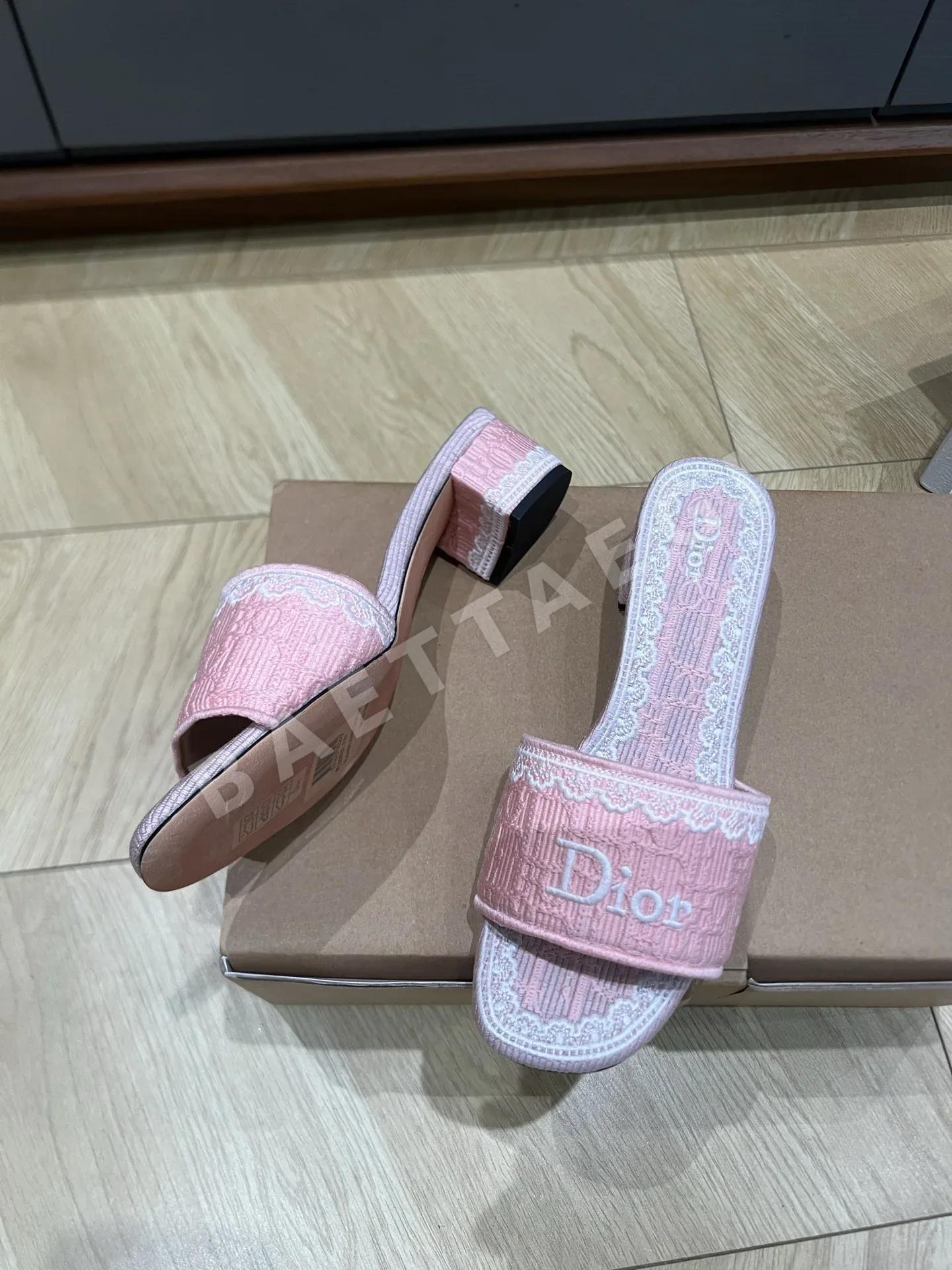 디올 자수 저지 샌들 상세 이미지 4
