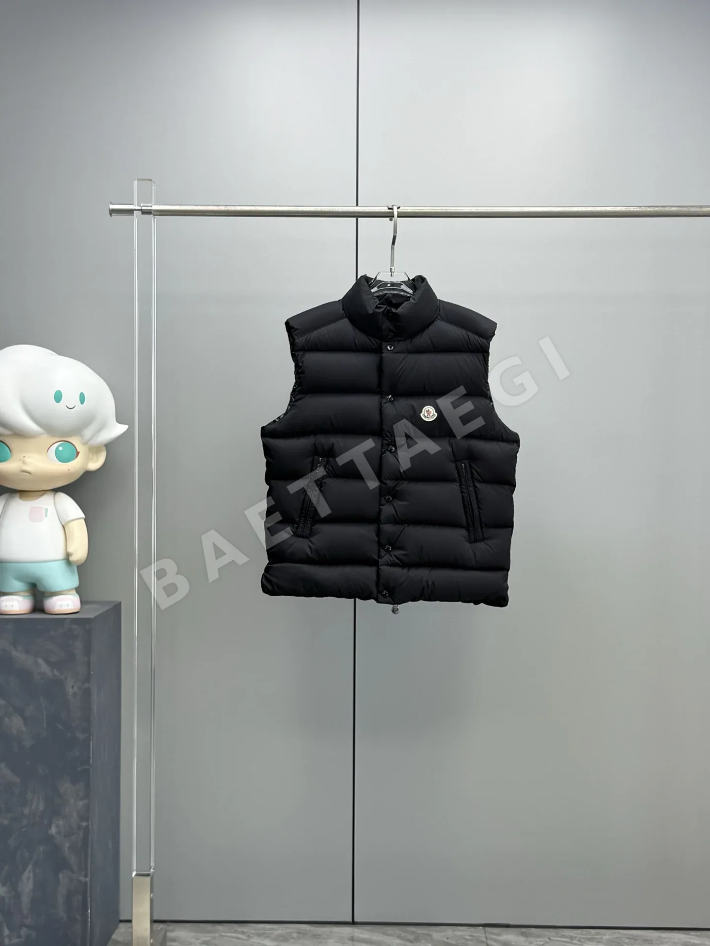 몽클레르 남성 매트 스탠드카라 다운 조끼 188507