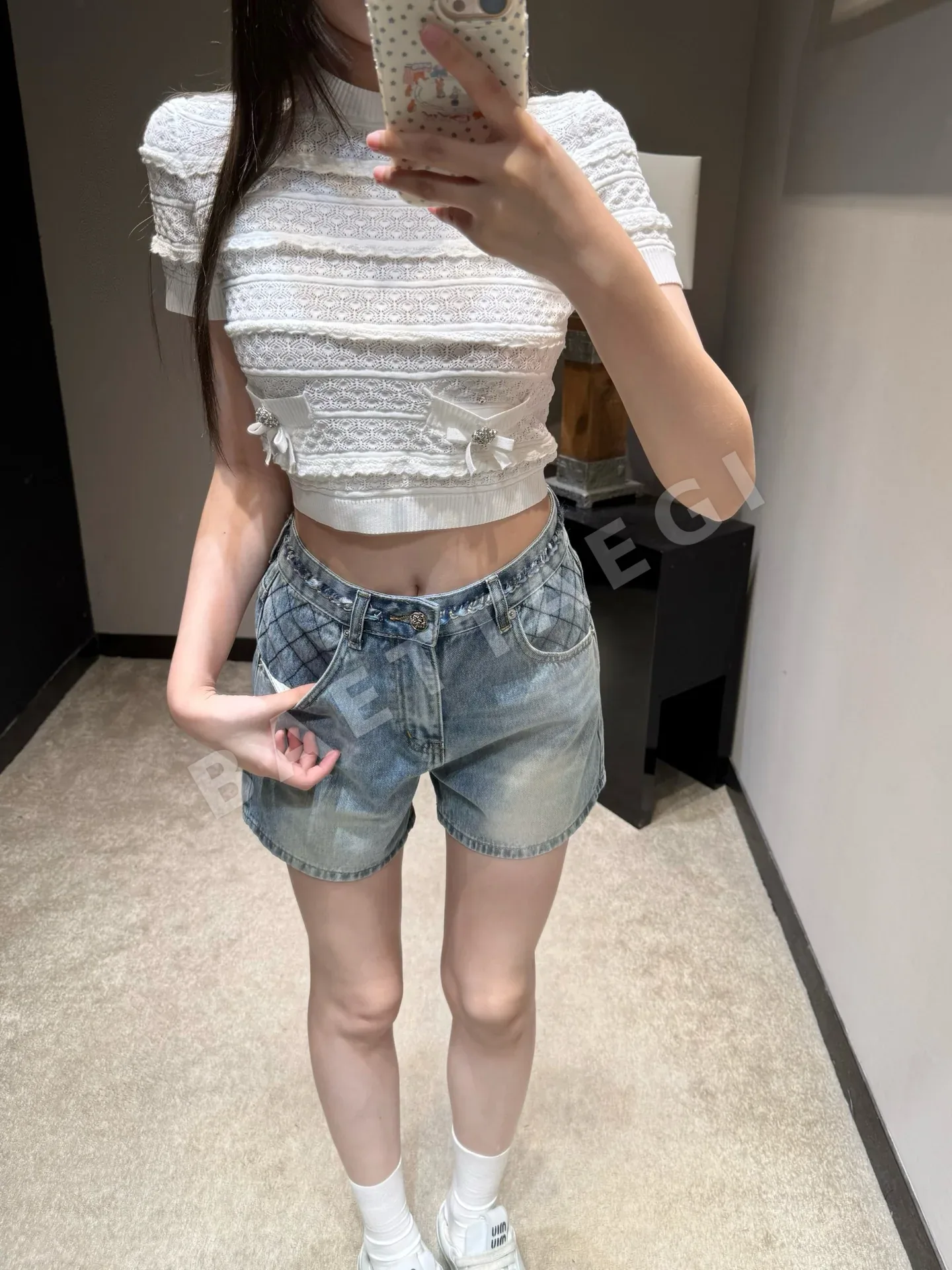 샤넬 다이아몬드 퀼팅 체인 허리 워시드 데님 반바지 상세 이미지 2