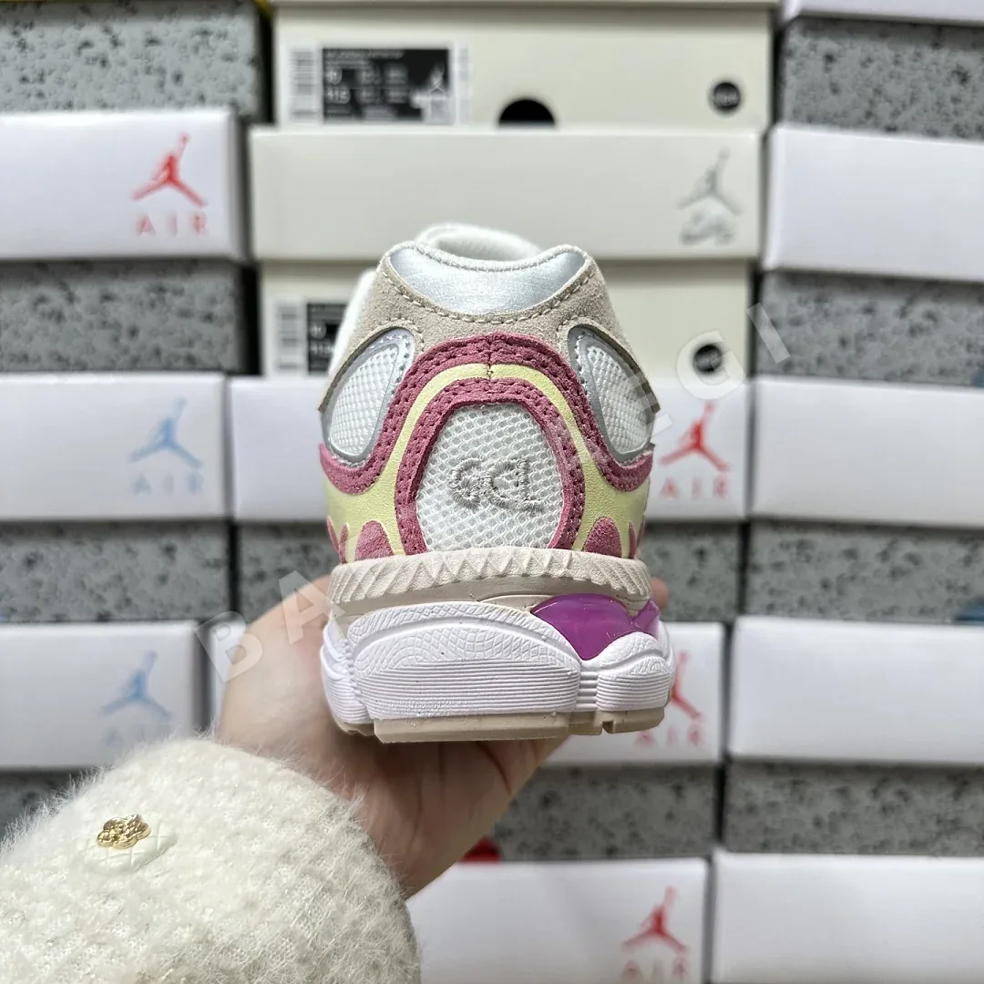 아식스 [WZ] 젤 NYC 1203A383-104 200394 Asics Gel-NYC Cream Mineral Beige Pink 상세 이미지 5