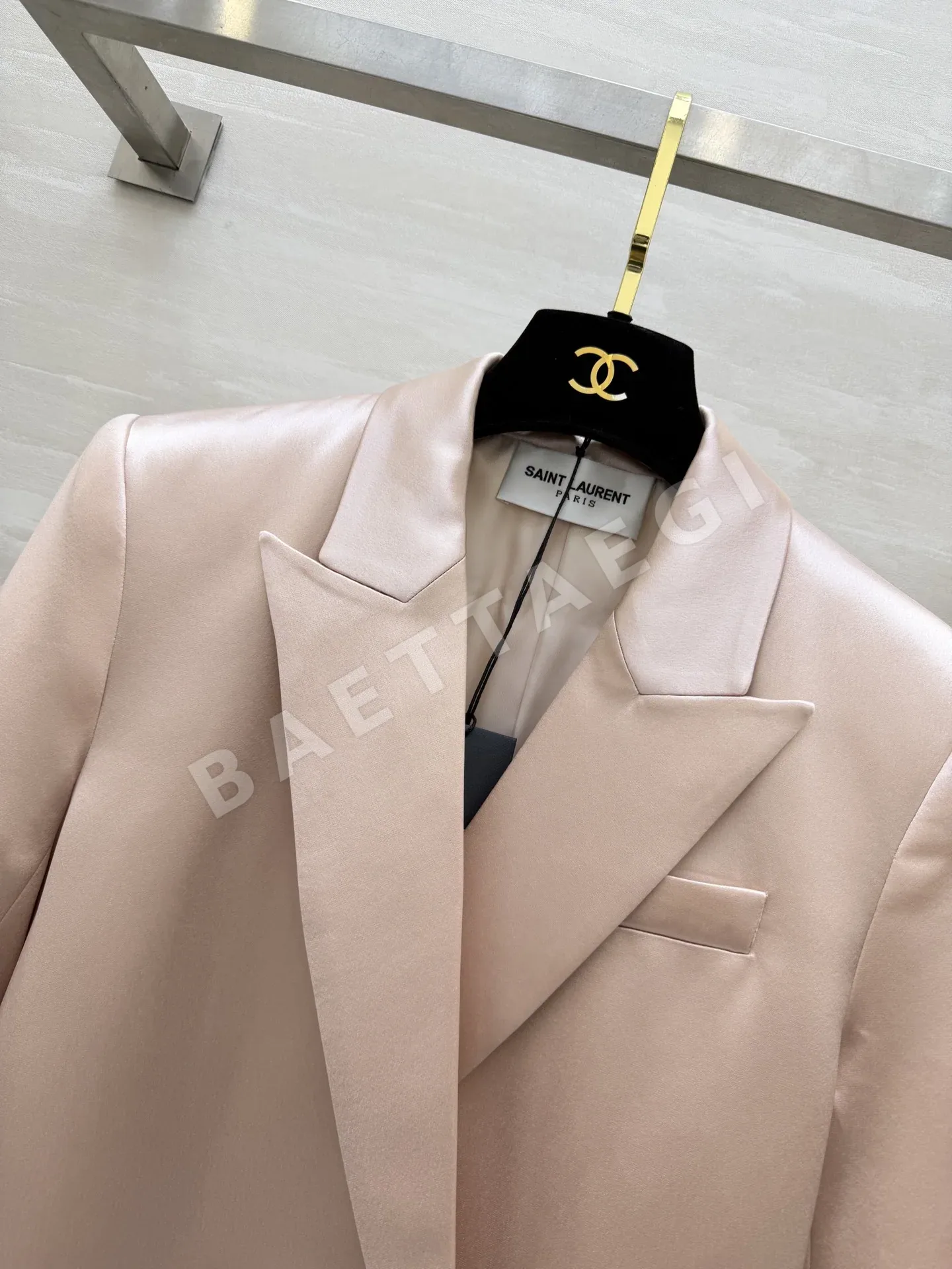 생로랑 새틴 더블브레스티드 여성 자켓 상세 이미지 3