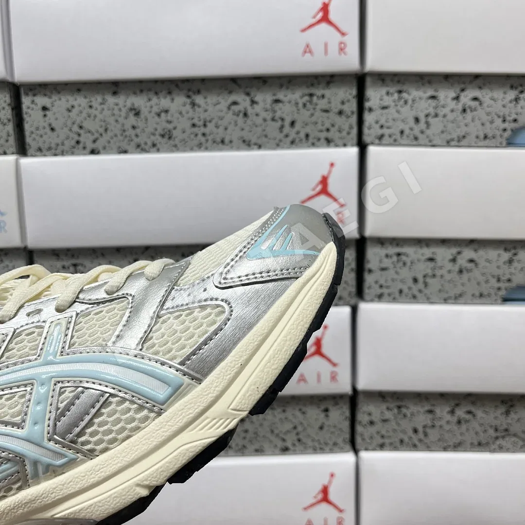 아식스 [KO] 젤 1130 1201A956-101 200555 Asics Gel-1130 Kith Cream Starlight Blue 상세 이미지 4