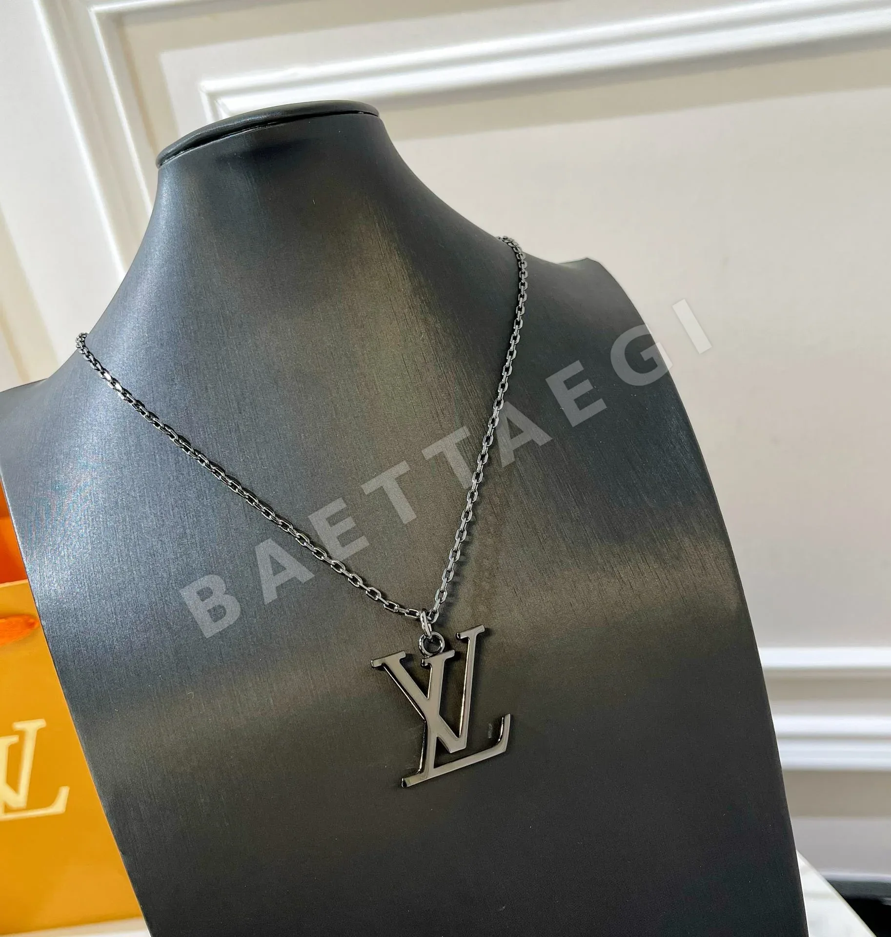 루이비통 LV 키 장식 목걸이 상세 이미지 5