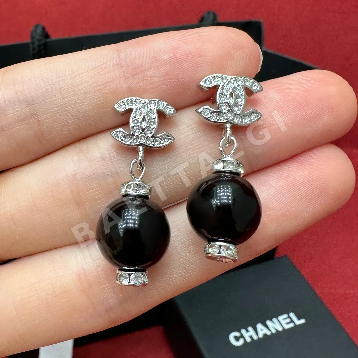 샤넬 더블 C 블랙 비즈 스터드 귀걸이 상세 이미지 3