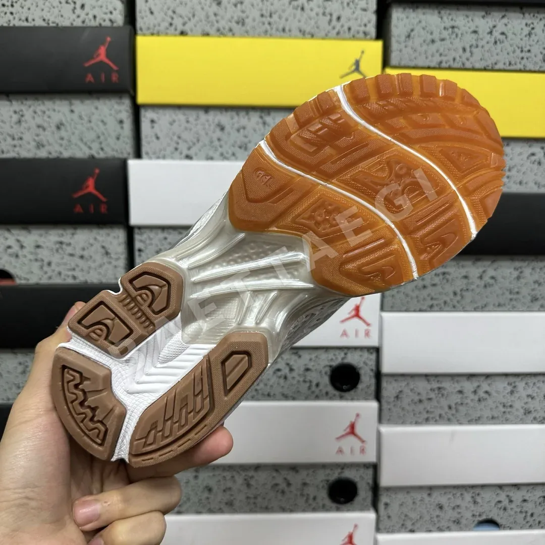 아식스 [LZ] 젤 카야노 14 1203A727-100 200578 Asics Gel-Kayano 14 A.P.C. White Pure 상세 이미지 6