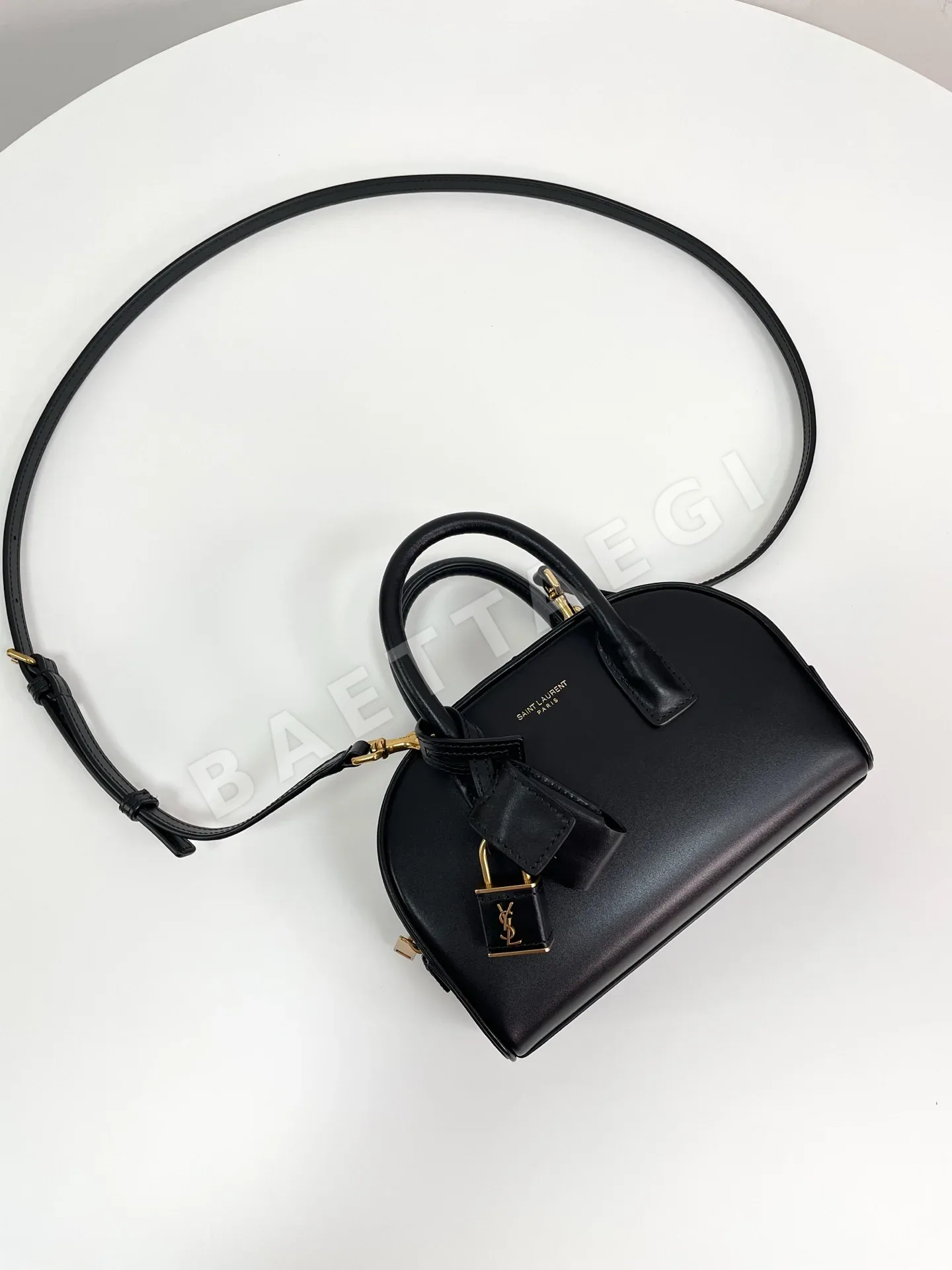 생로랑 SAC DE JOUR 미니 보스턴 가방 상세 이미지 9