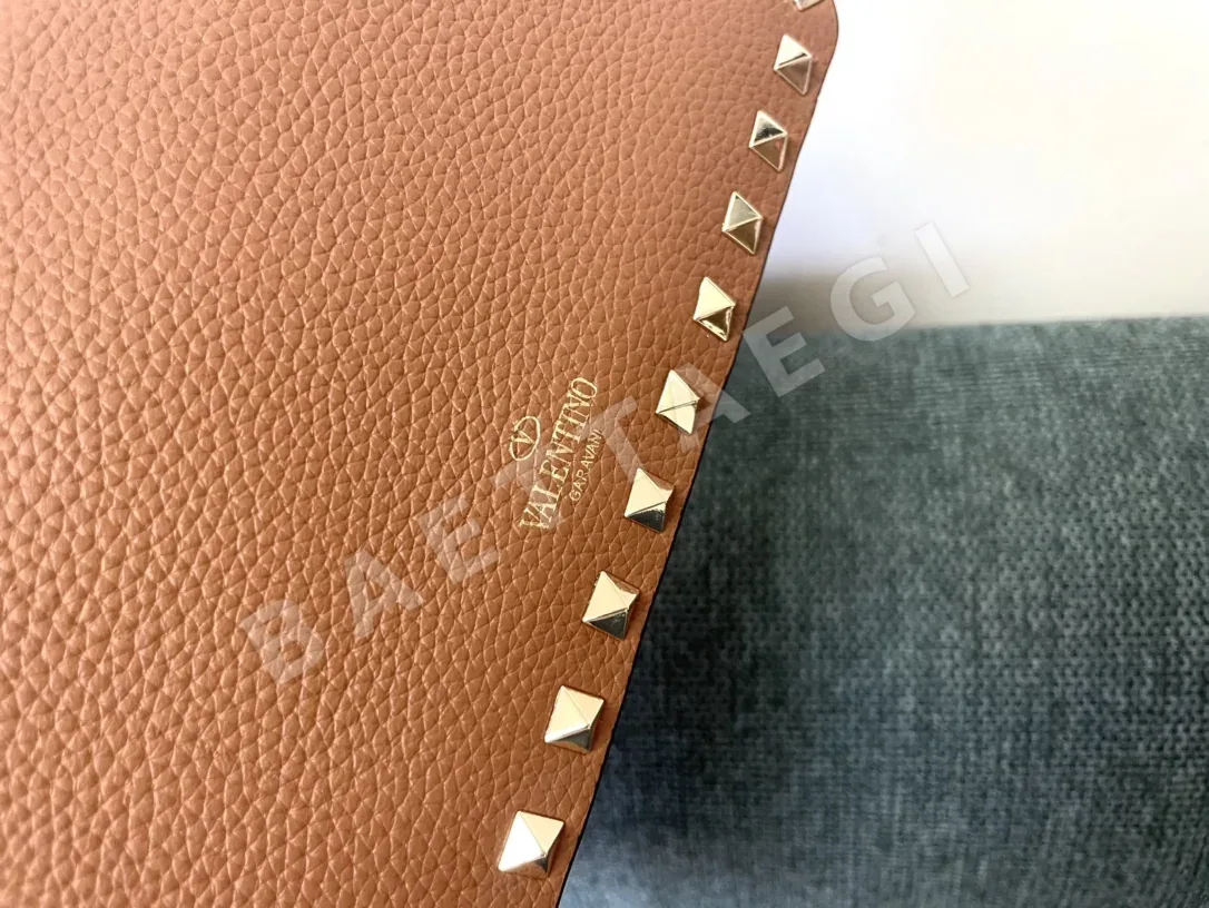 발렌티노 가라바니 락스터드 0 카프스킨 크로스백 레플리카 상세 이미지 9
