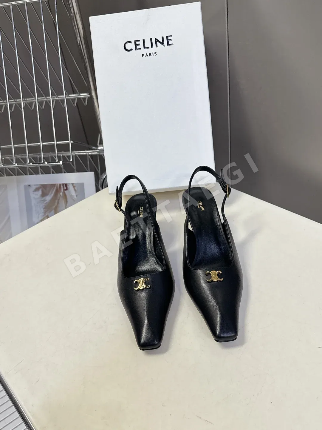 셀린느 뾰족 토 여성 신발 98761