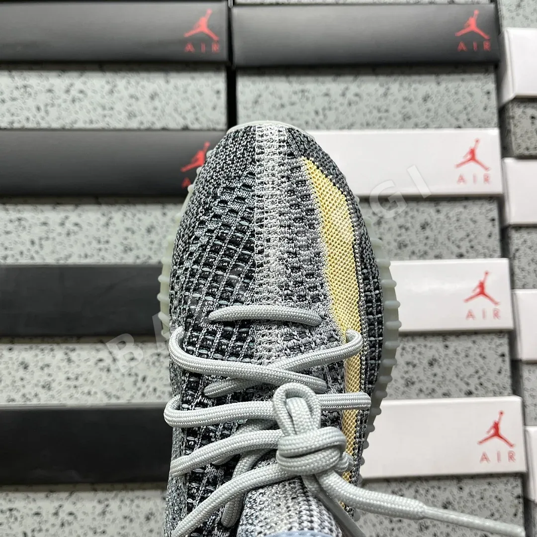 아디다스 [XQ] 이지 부스트 350 V2 GY7657 200792 Adidas Yeezy Boost 350 V2 Ash Blue 상세 이미지 9