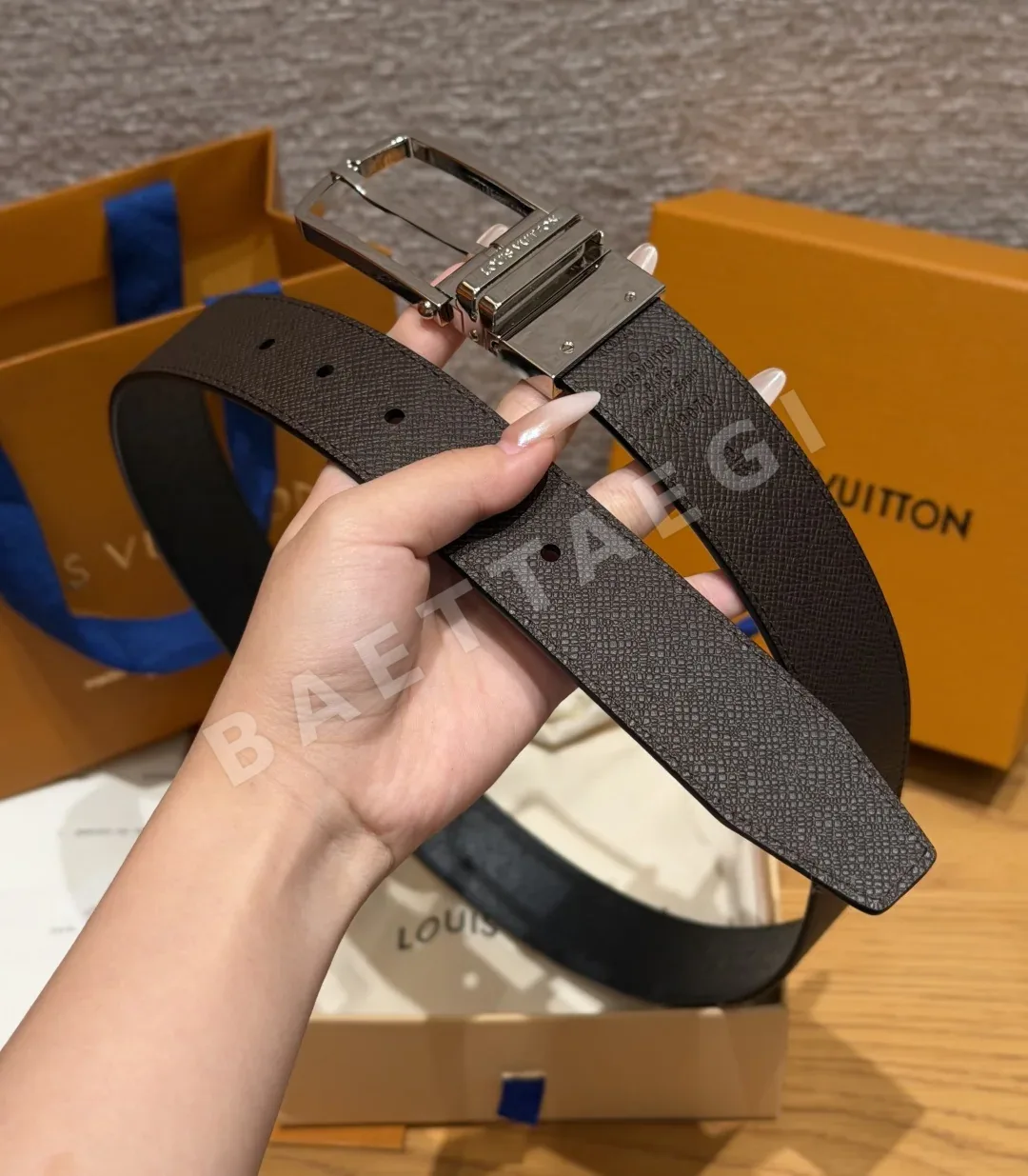 루이비통 폰느프 35mm 리버시블 타이가 가죽 벨트 상세 이미지 5