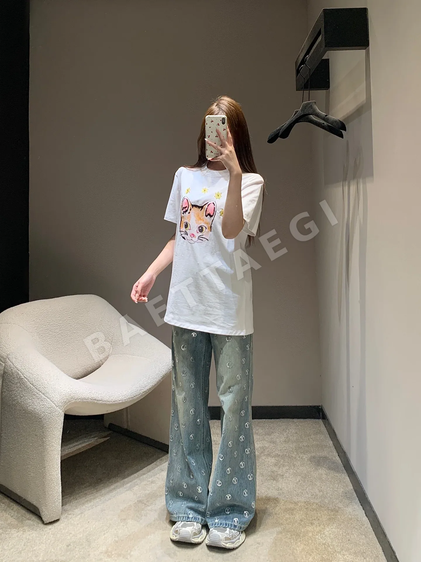 구찌 고양이 무늬 별 자수 여성 반팔 티셔츠 상세 이미지 4