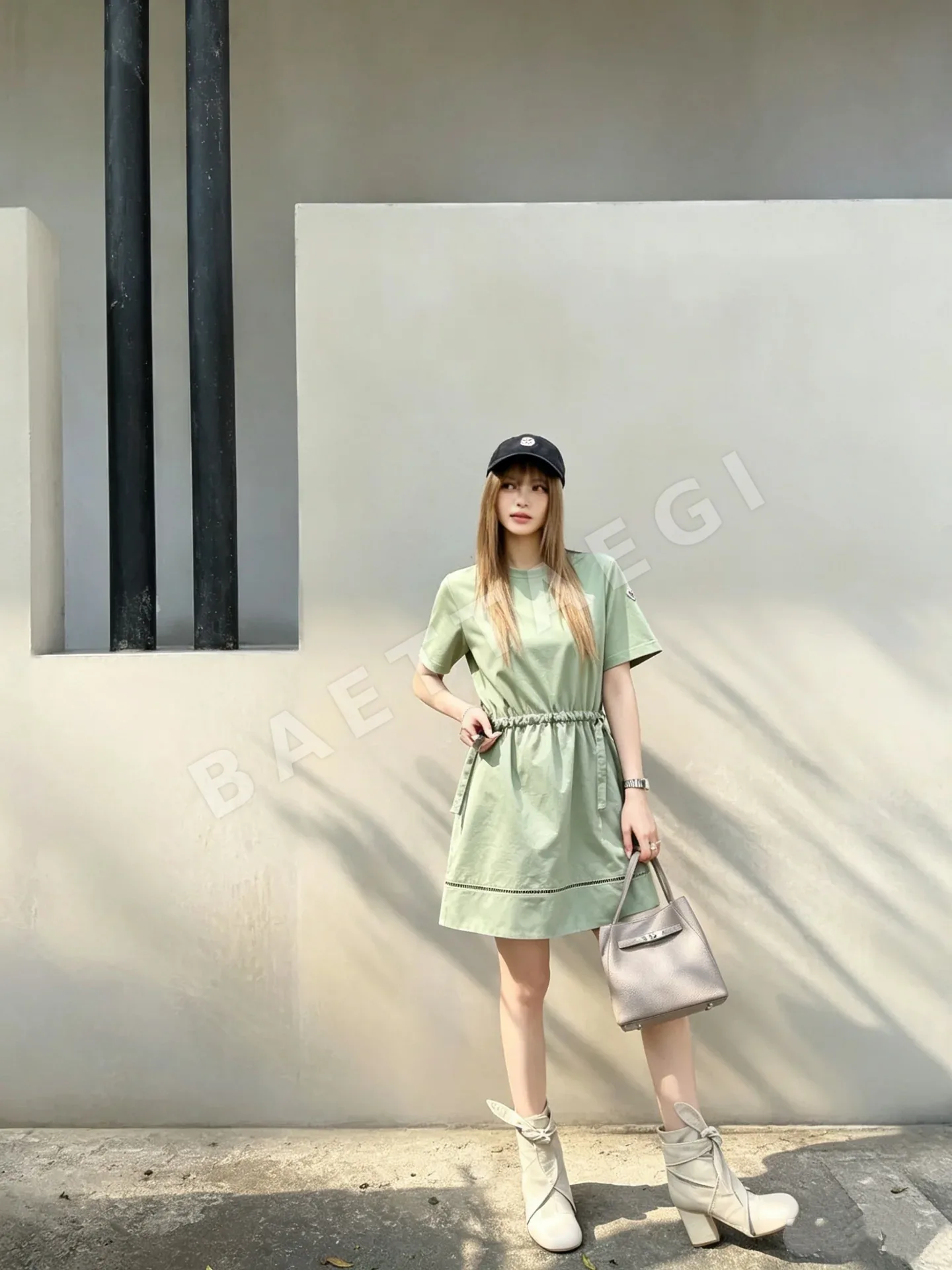 몽클레르 패치워크 드로스트링 허리 반팔 원피스 127816