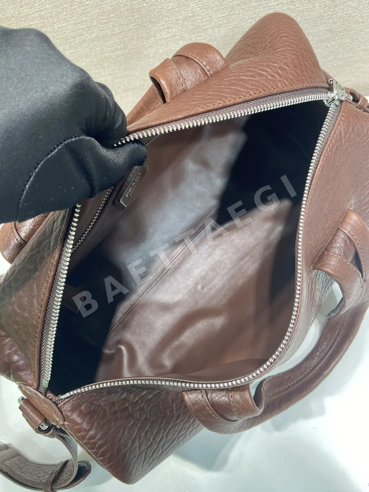프라다 버블 램스킨 보스턴 가방 2VC046 상세 이미지 8