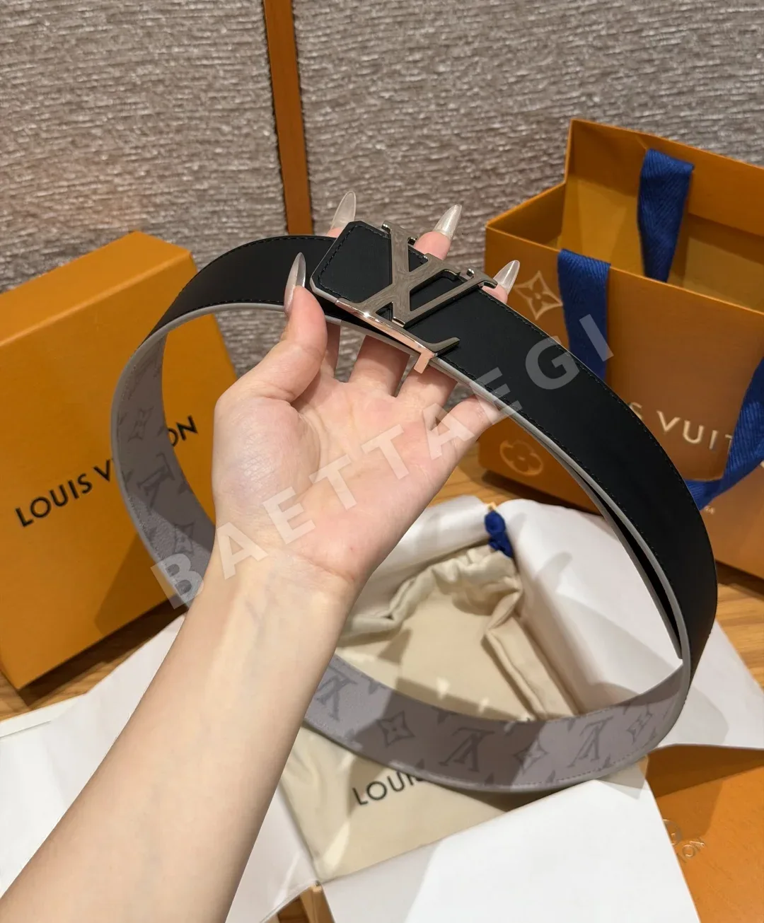 루이비통 이니셜 메탈 버클 40mm 리버시블 벨트 상세 이미지 5