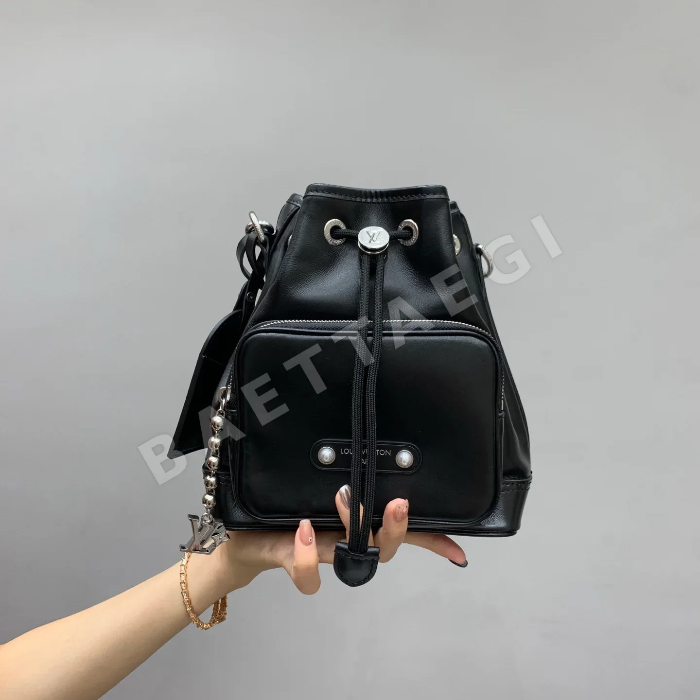 루이비통 버킷백 M13985