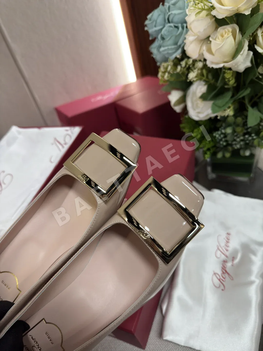 로저비비에 스퀘어 버클 로우컷 여성 신발 상세 이미지 6