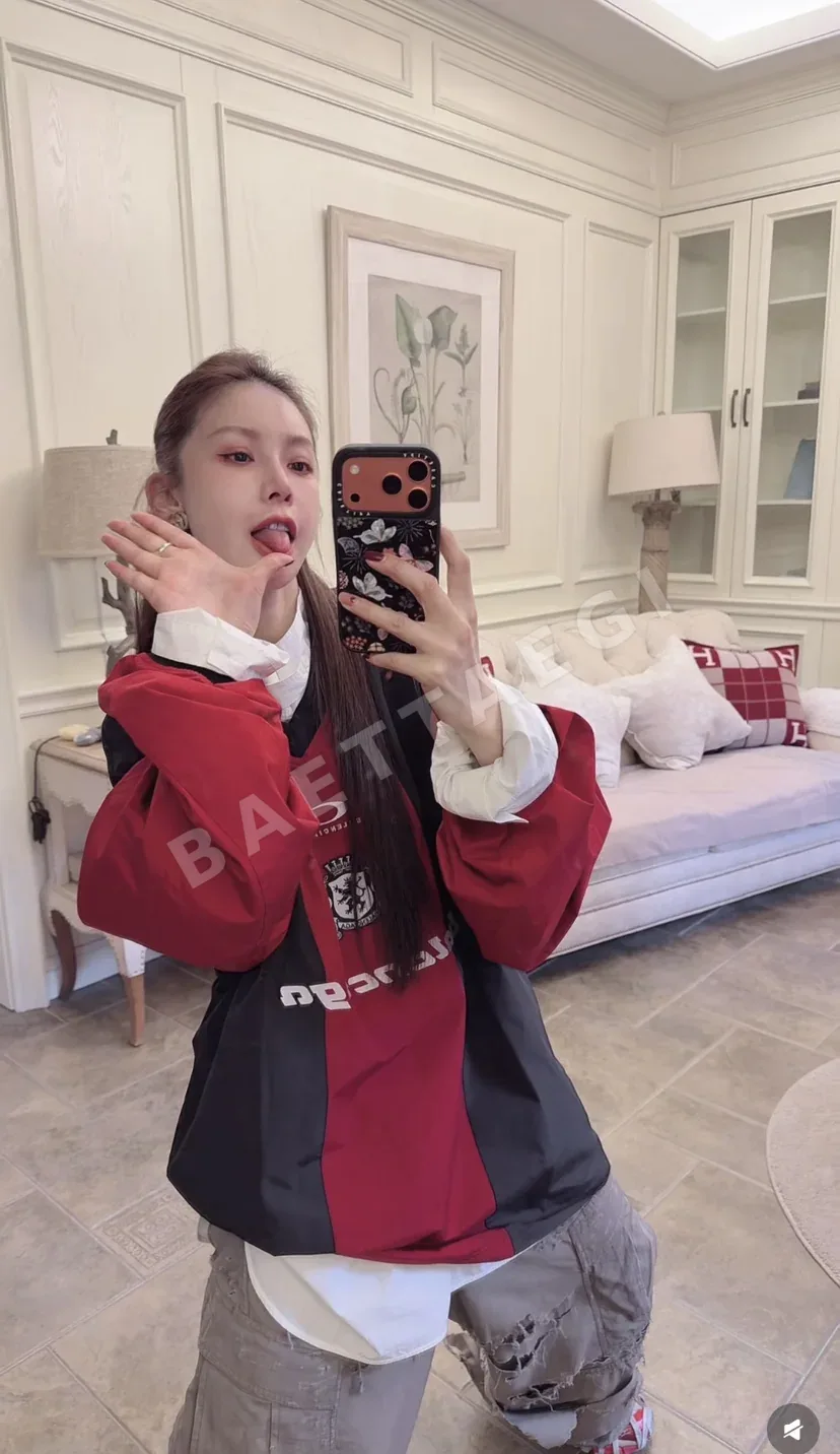 발렌시아가 컬러 블록 V넥 긴팔 티셔츠 상세 이미지 22