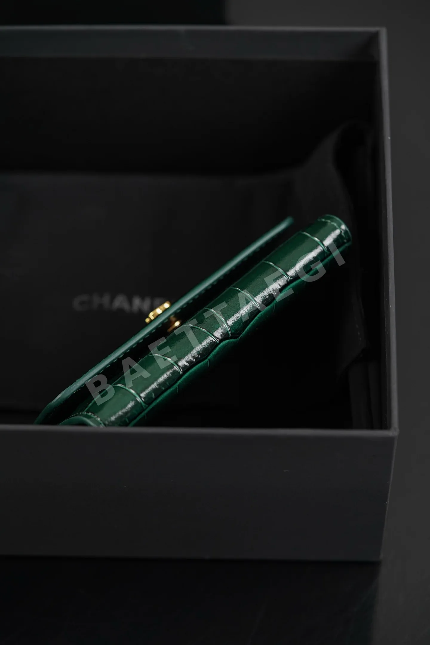 샤넬 그린 크로코다일 카드홀더 지갑 상세 이미지 8
